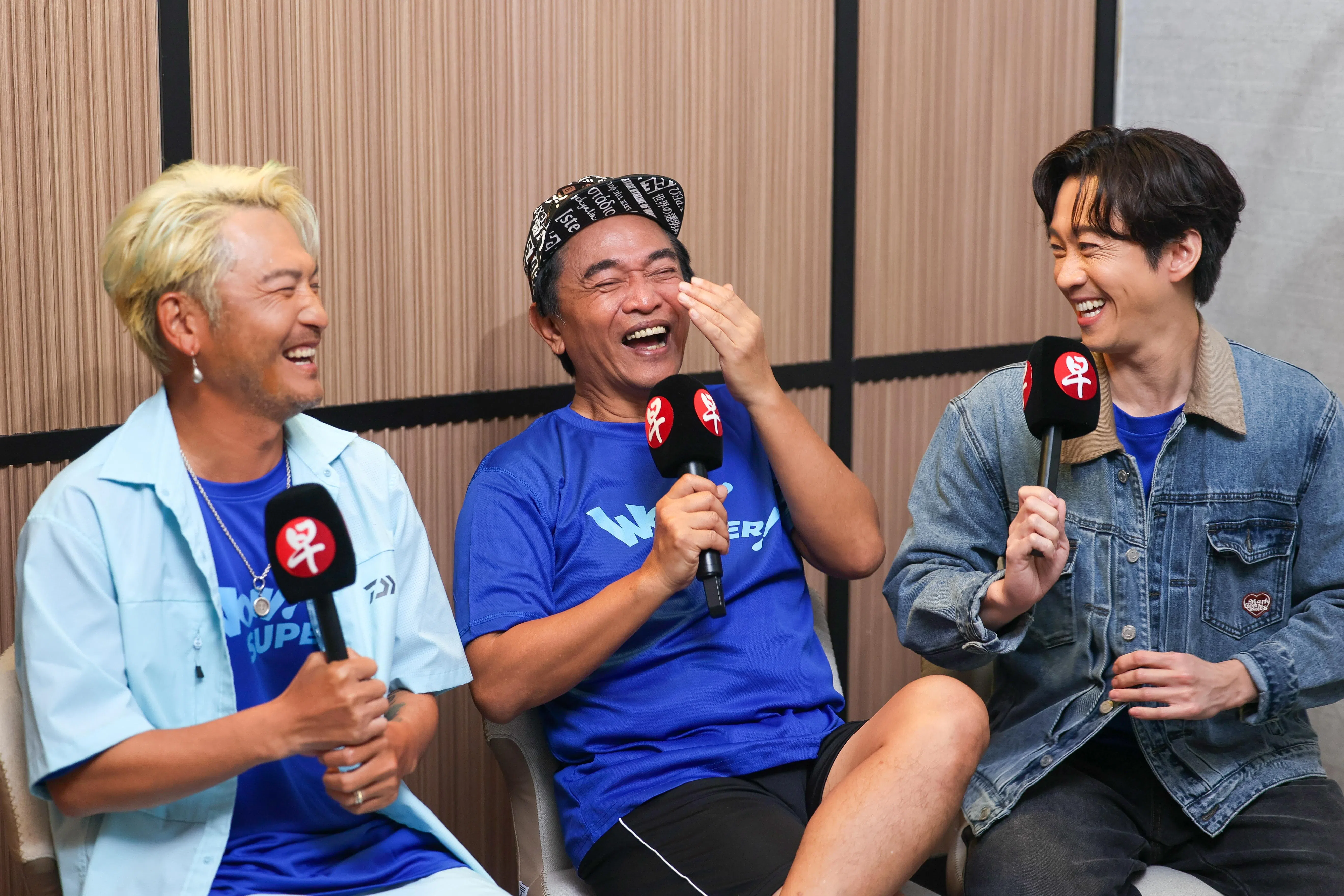 林柏升（Kid，左起）、吴宗宪和陈汉典受访时互相抛梗接梗，访问宛如综艺节目录制现场。（张俊杰摄）