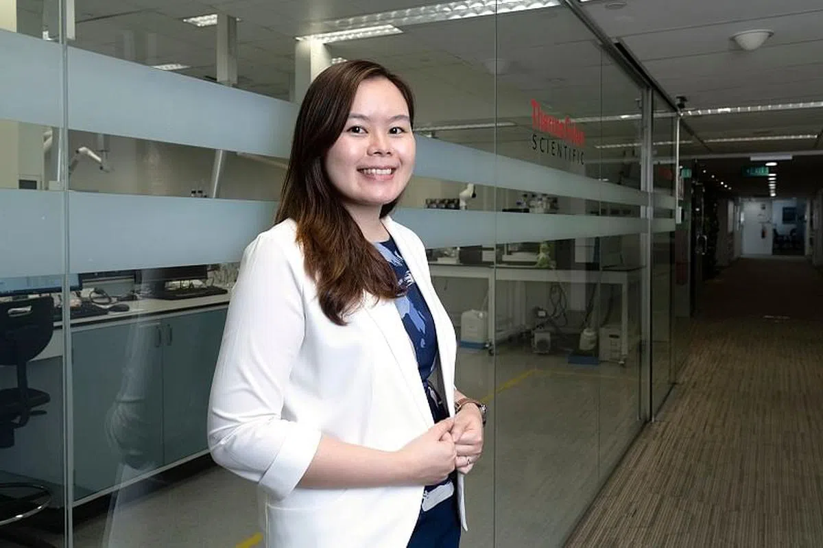 在横跨亚太区培训计划下，严诗惠已经到过亚太区域办事处的金融部门任职。（图／报业控股） 