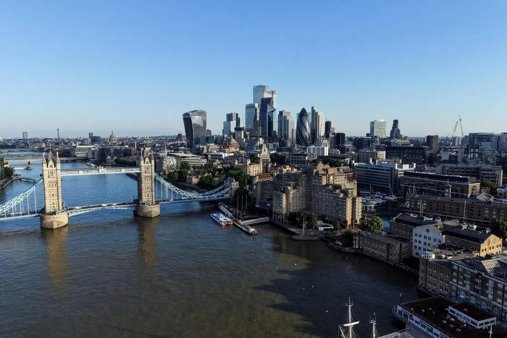 英国办公楼价格下跌 10公司22亿元买办公楼自用