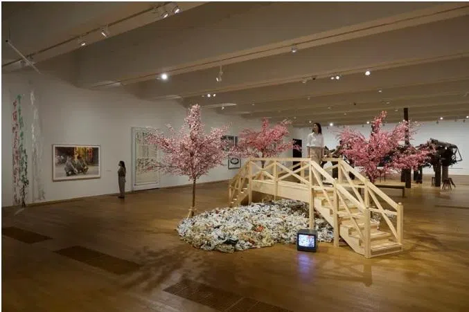 “M+希克藏品：心灵图景”展览，追溯38位中国艺术家在深刻社会变迁中的情感历程。（M+提供）