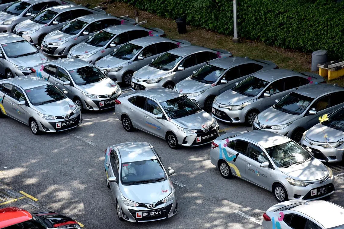 未来在蔡厝港兴建的新一代驾驶中心将设有多层综合驾驶设施。图为康福德高驾驶中心的车队。（康福德高提供）