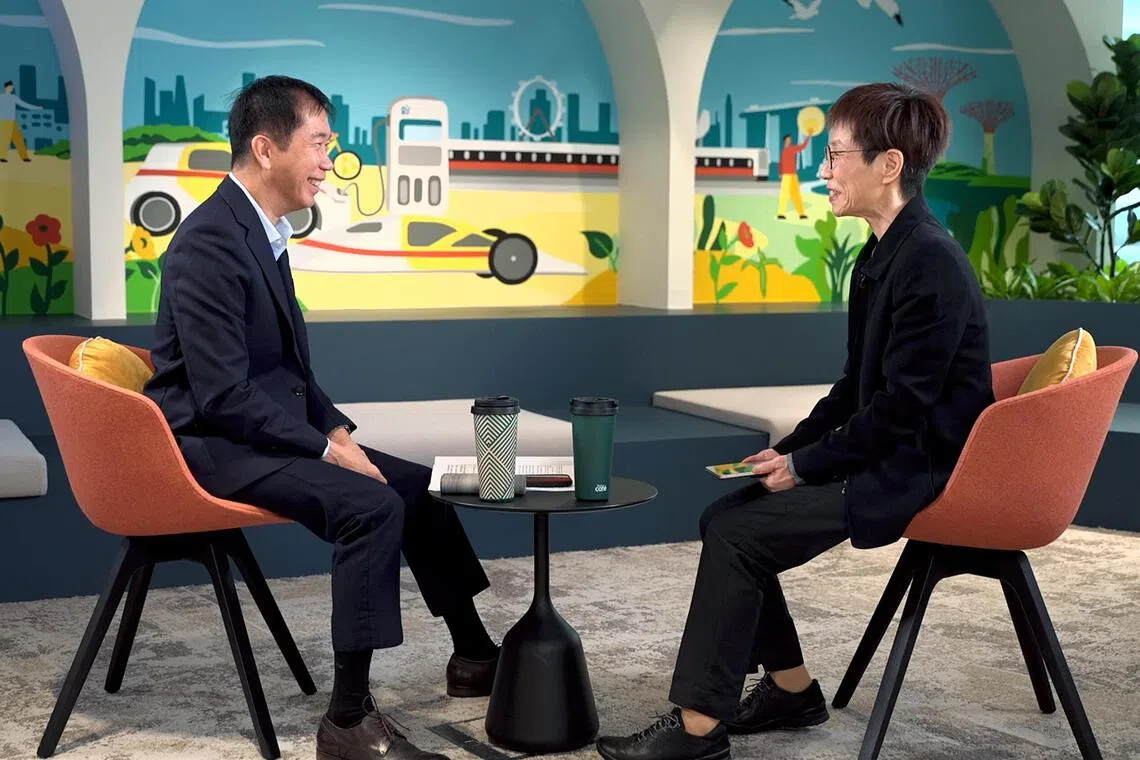 陈敏毅在新加坡蚬壳集团接受“未来365”专访。（严宣融摄）