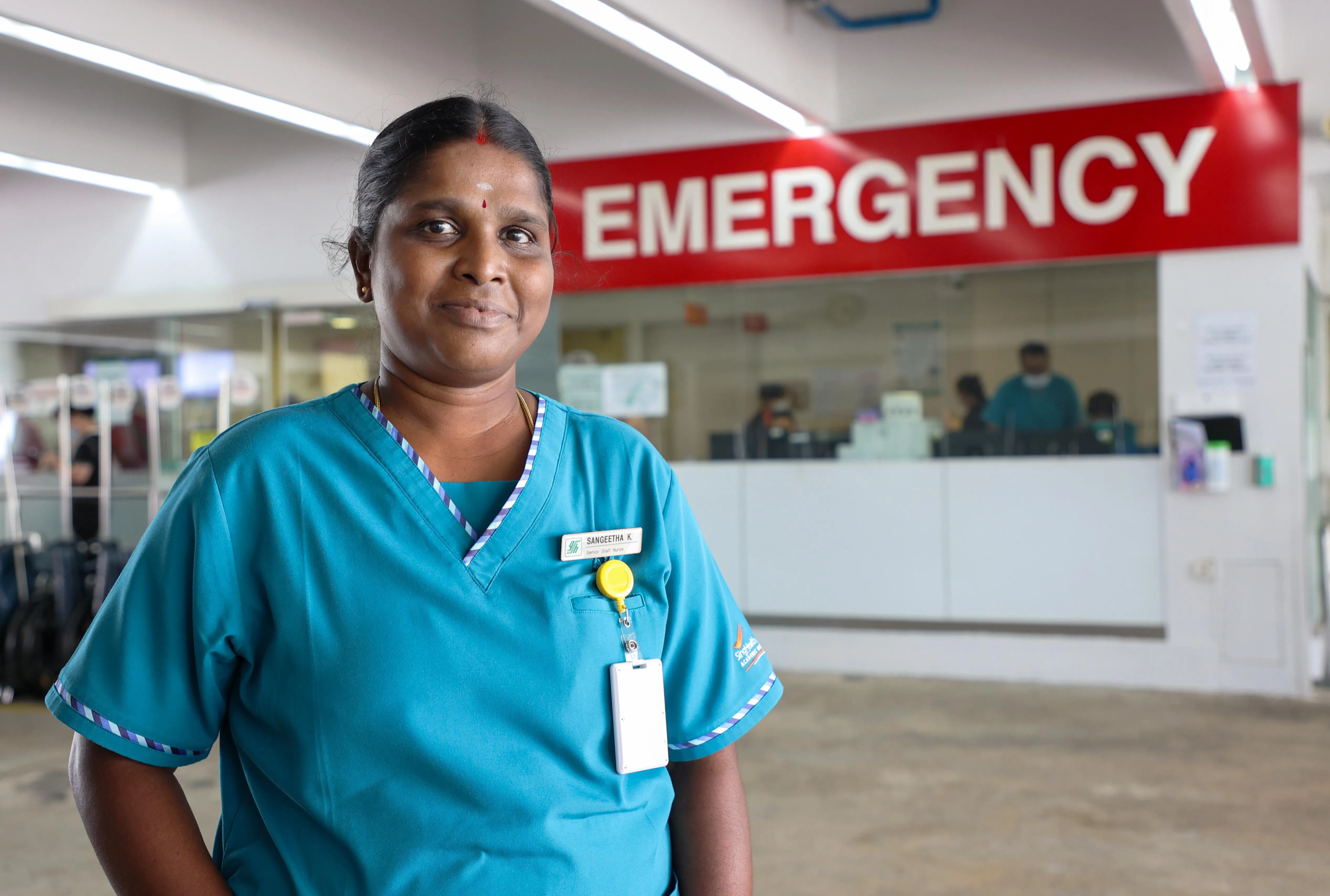 卡迪克炎婚后随丈夫到新加坡工作，原以为这只是短期安排，没想到一待就是15年。在新加坡工作让她获益良多，特别是能学习使用不同语言，与病人交流。（游甯稀摄）