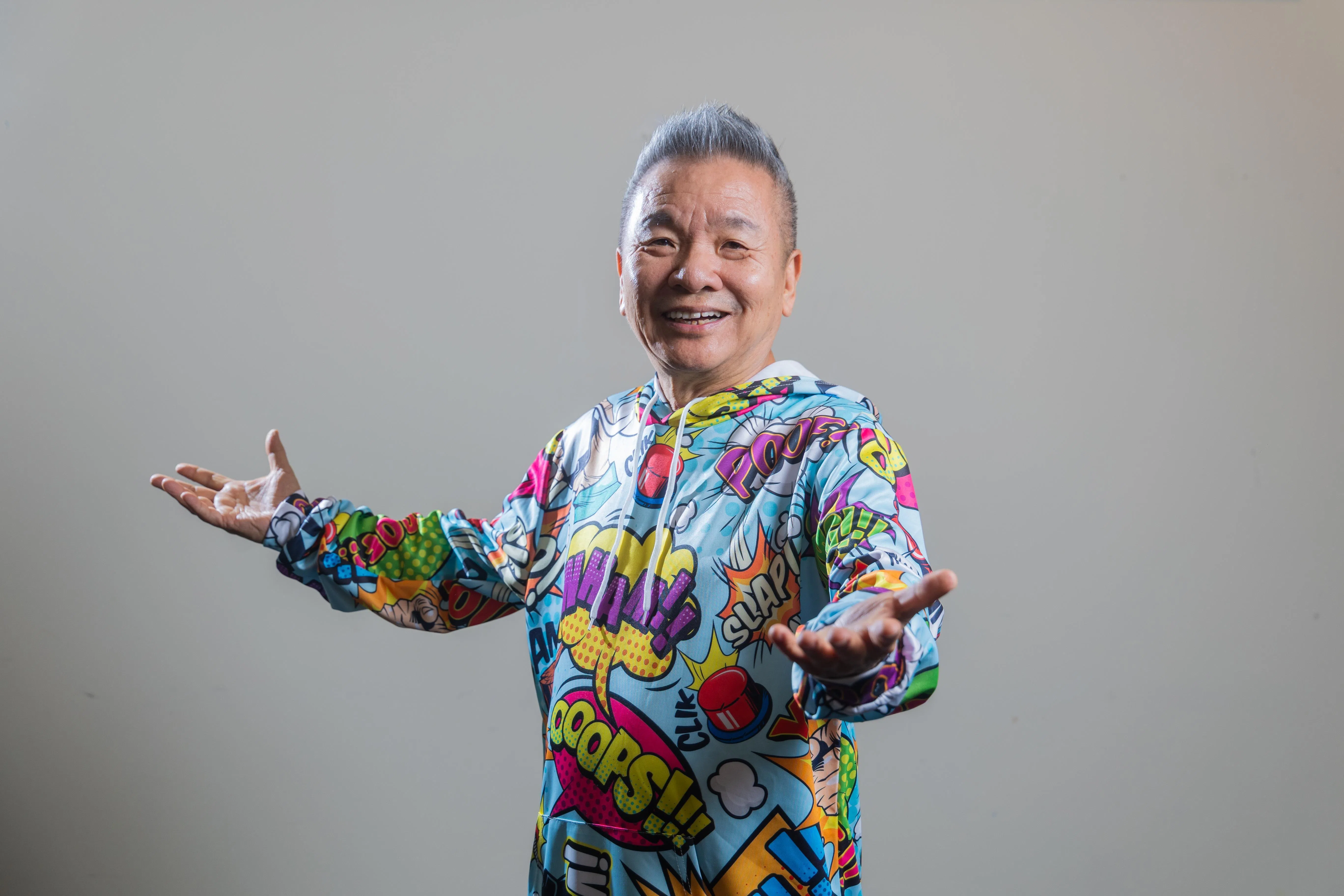 73岁陈建彬在娱乐圈长跑超过50年，仍未跑到要撞线的时刻。（吴先邦摄）