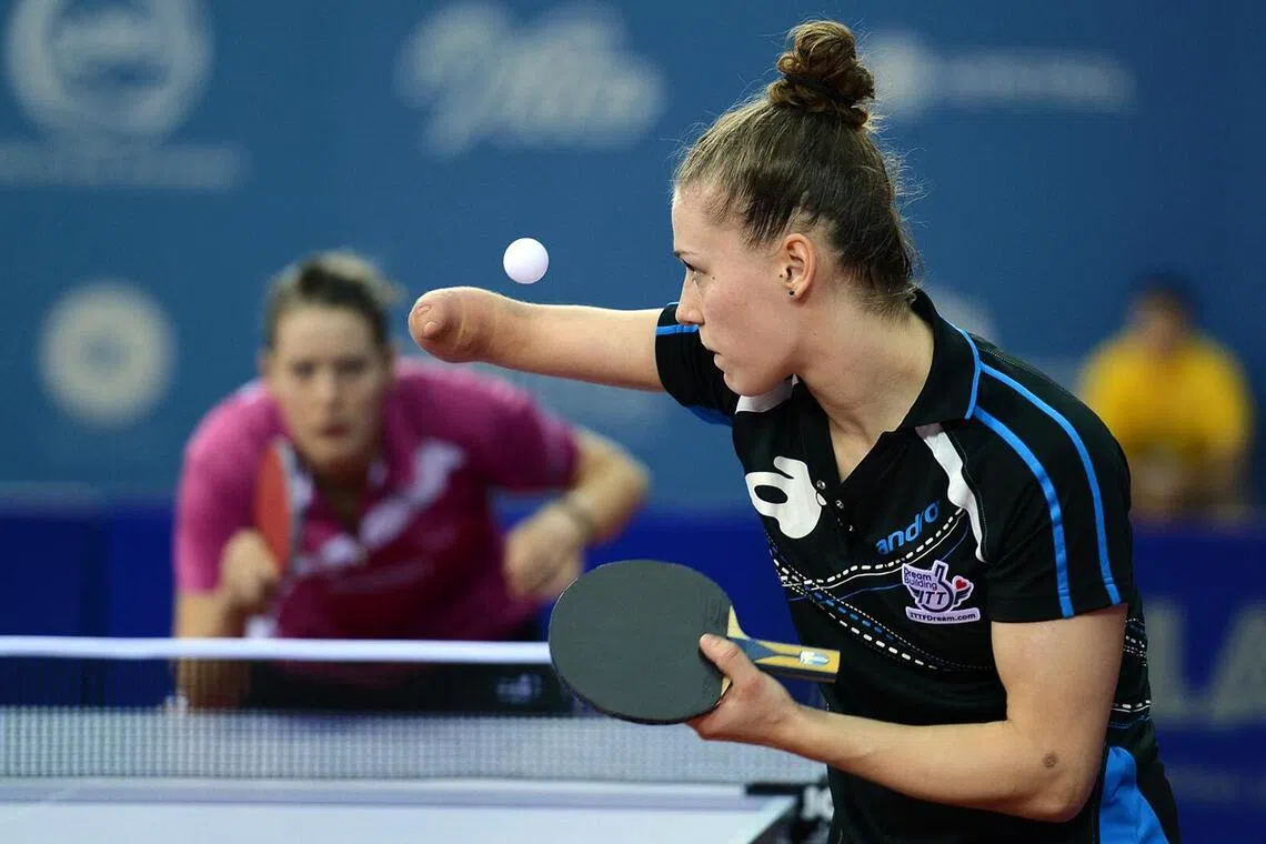 新闻纪实组FIAP铜奖：球桌上的对决／Ilgar Jafarov（阿塞拜疆）（新加坡摄影学会提供）