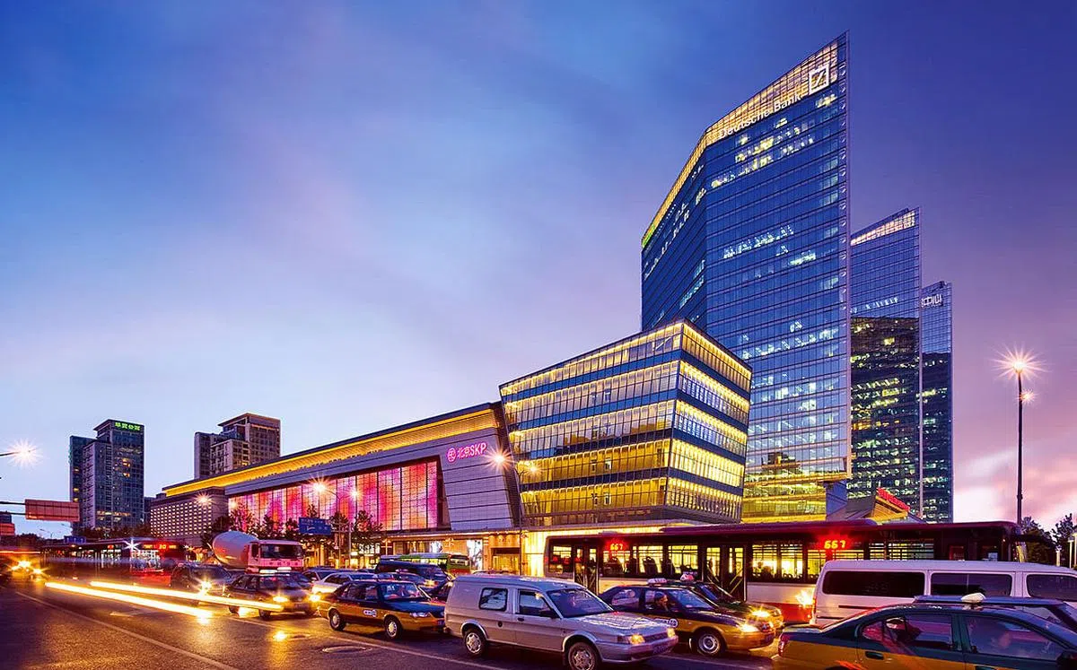 流调报告显示，确诊女子1月2日曾到SKP中心、Dior专卖店等处购物。图为SKP中心，它是北京最高级的商场之一。（互联网）