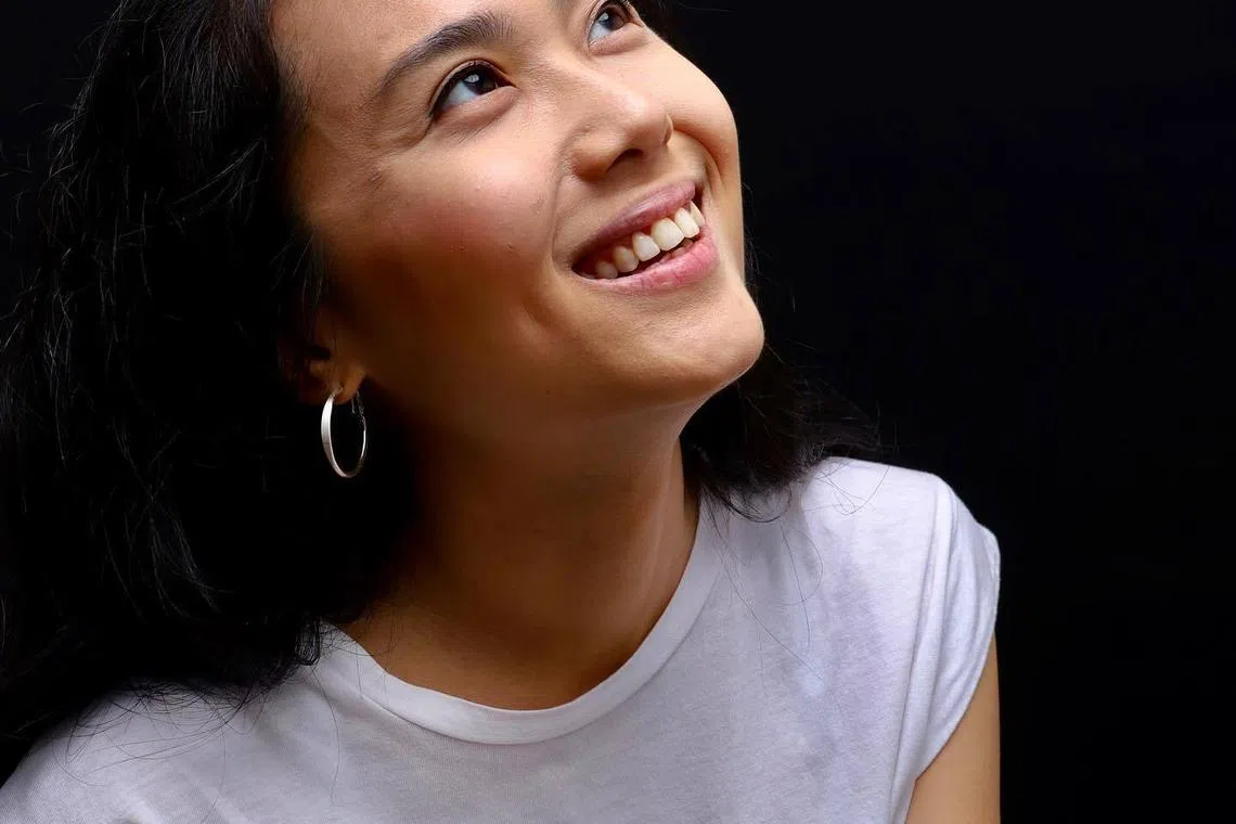 实践艺术工作者洪小婷担任本版《我要上天的那一晚》导演。（实践剧场提供）