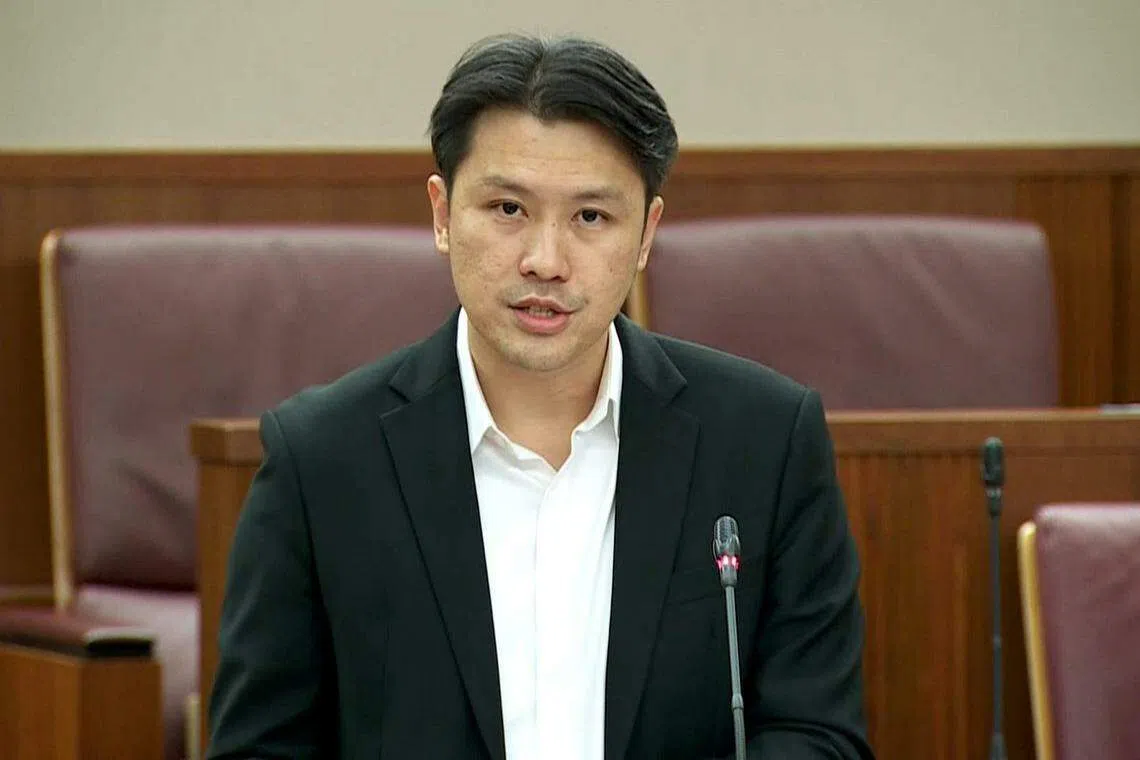 裕廊集选区议员黄伟中从政前在达曼裕廊基层服务多年，他将在国务资政兼社会政策统筹部长尚达曼卸任后，接手达曼裕廊的接见选民活动。（档案照片）