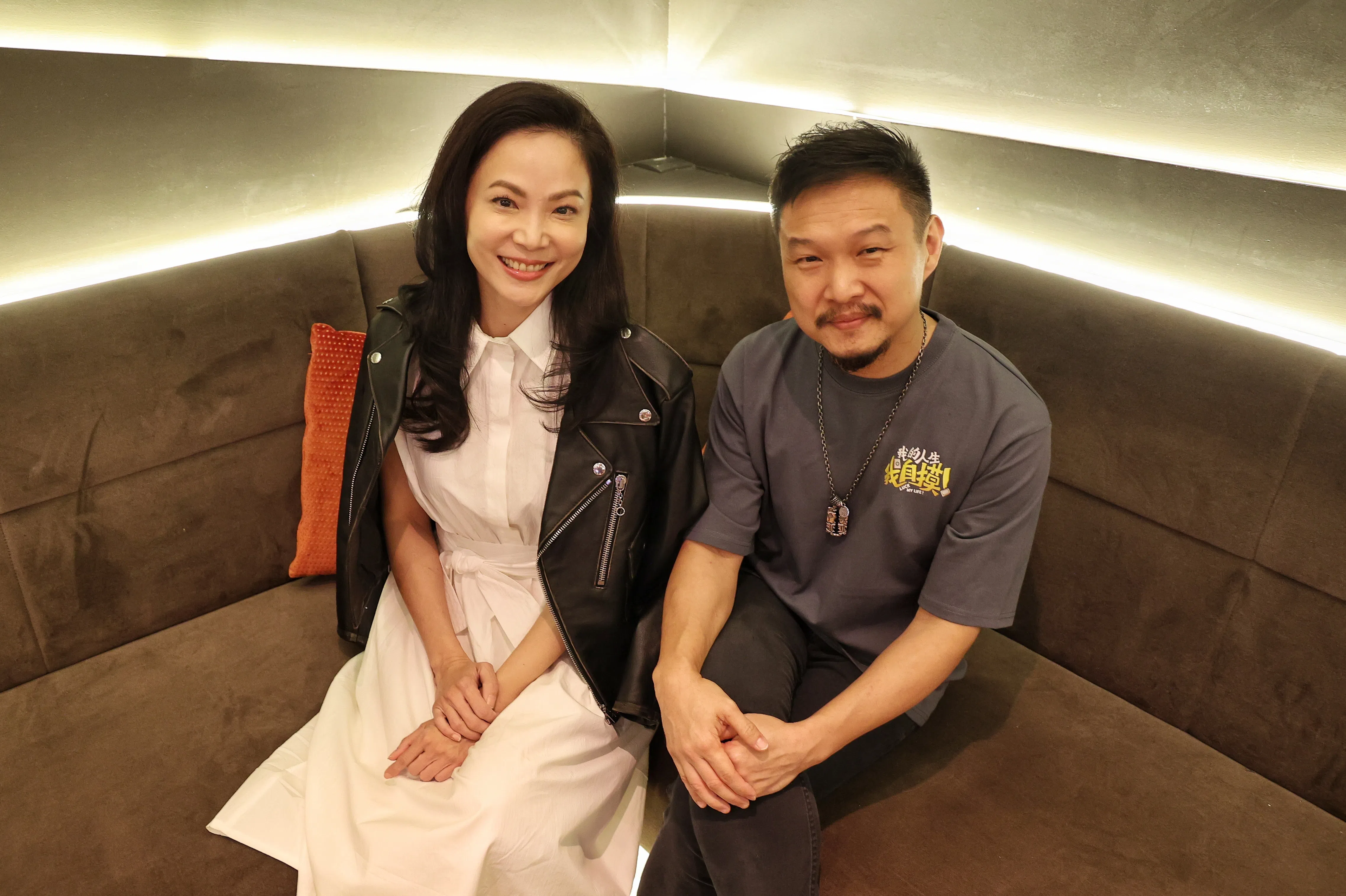 徐绮（左）和导演王福霖。（新明日报）