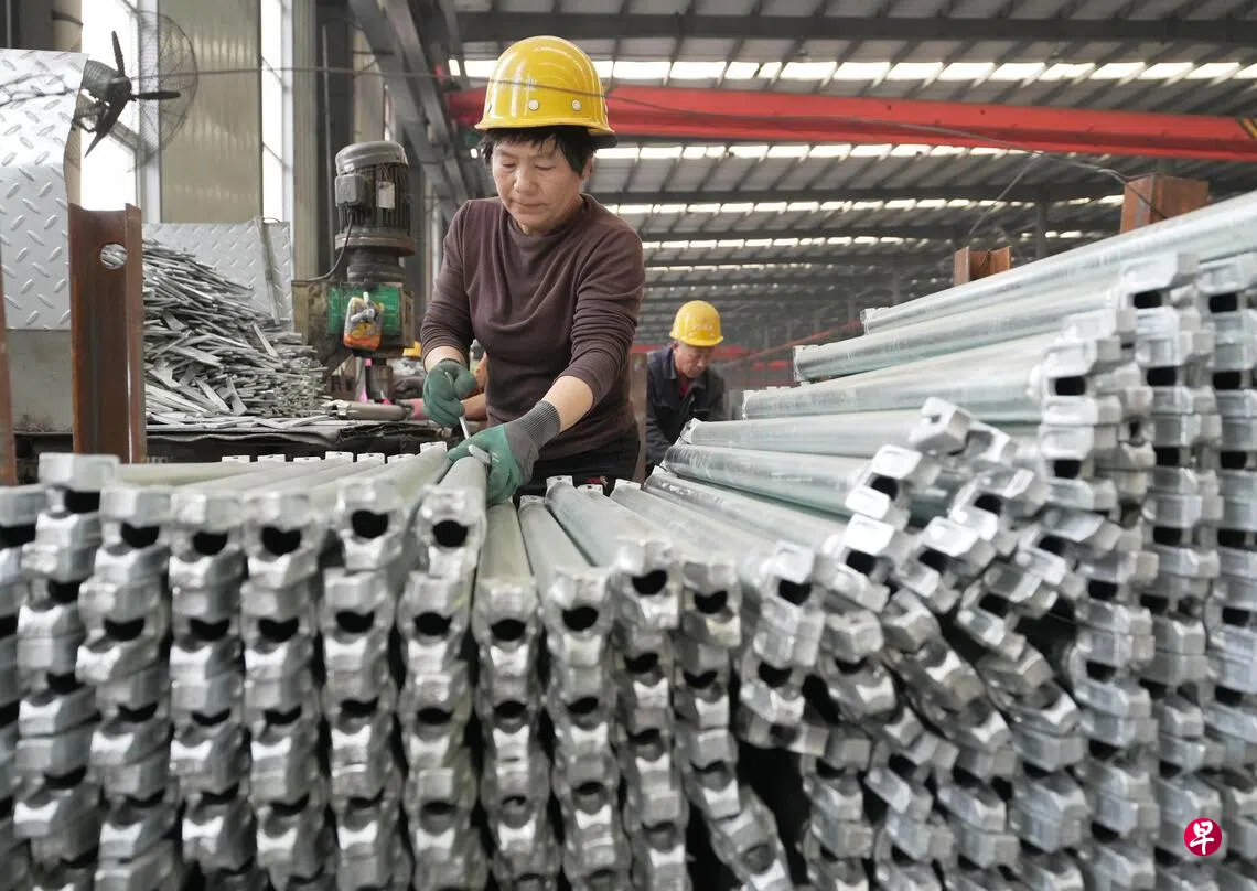 中国10月制造业PMI持续萎缩引发更多刺激政策呼声| 联合早报