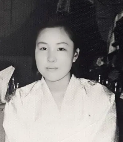 宋承宪曾在Instagram分享妈妈年轻的美照。（取自宋承宪IG）