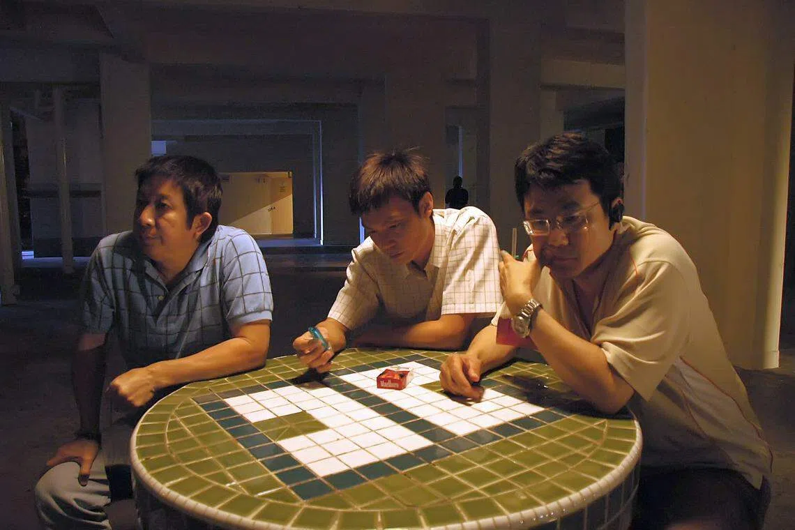 梁志强（右一）自编自导自演的《钱不够用2》在2008年公映。（嘉华院线提供）