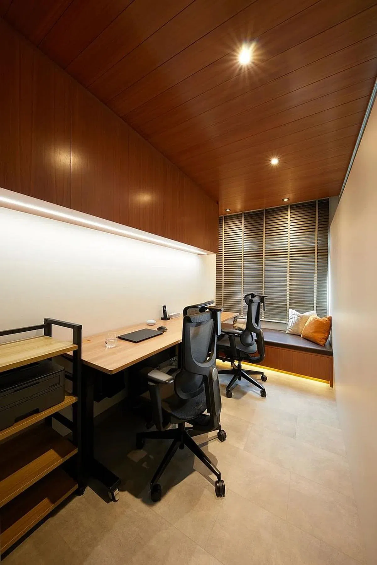 居家办公室隐秘却不逼仄。（Home Guide提供照片）