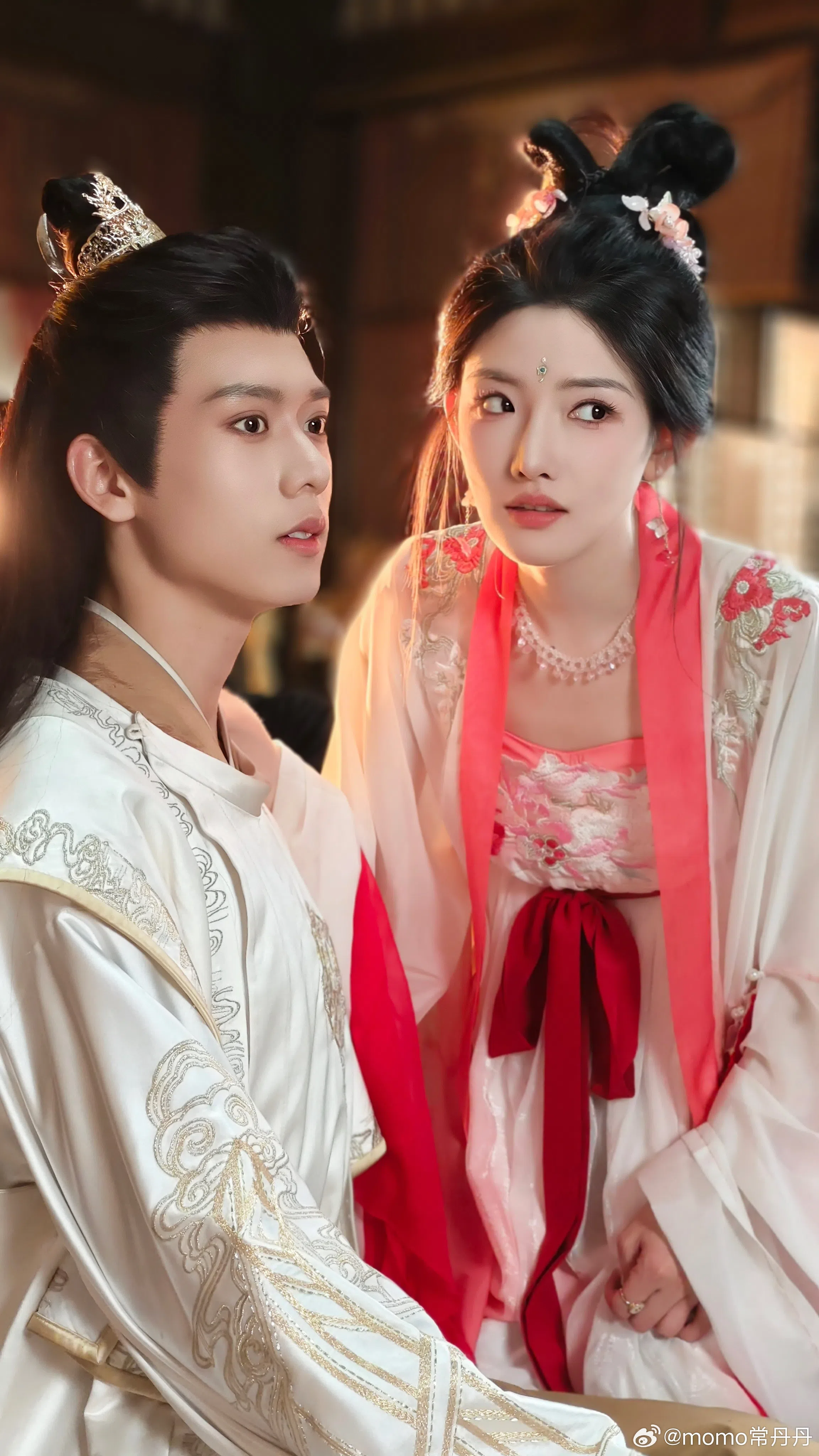 郑峰（左）和常丹丹主演的《太子殿下今天破戒了吗》上线时，在红果短剧周榜排名前三。（取自常丹丹微博）