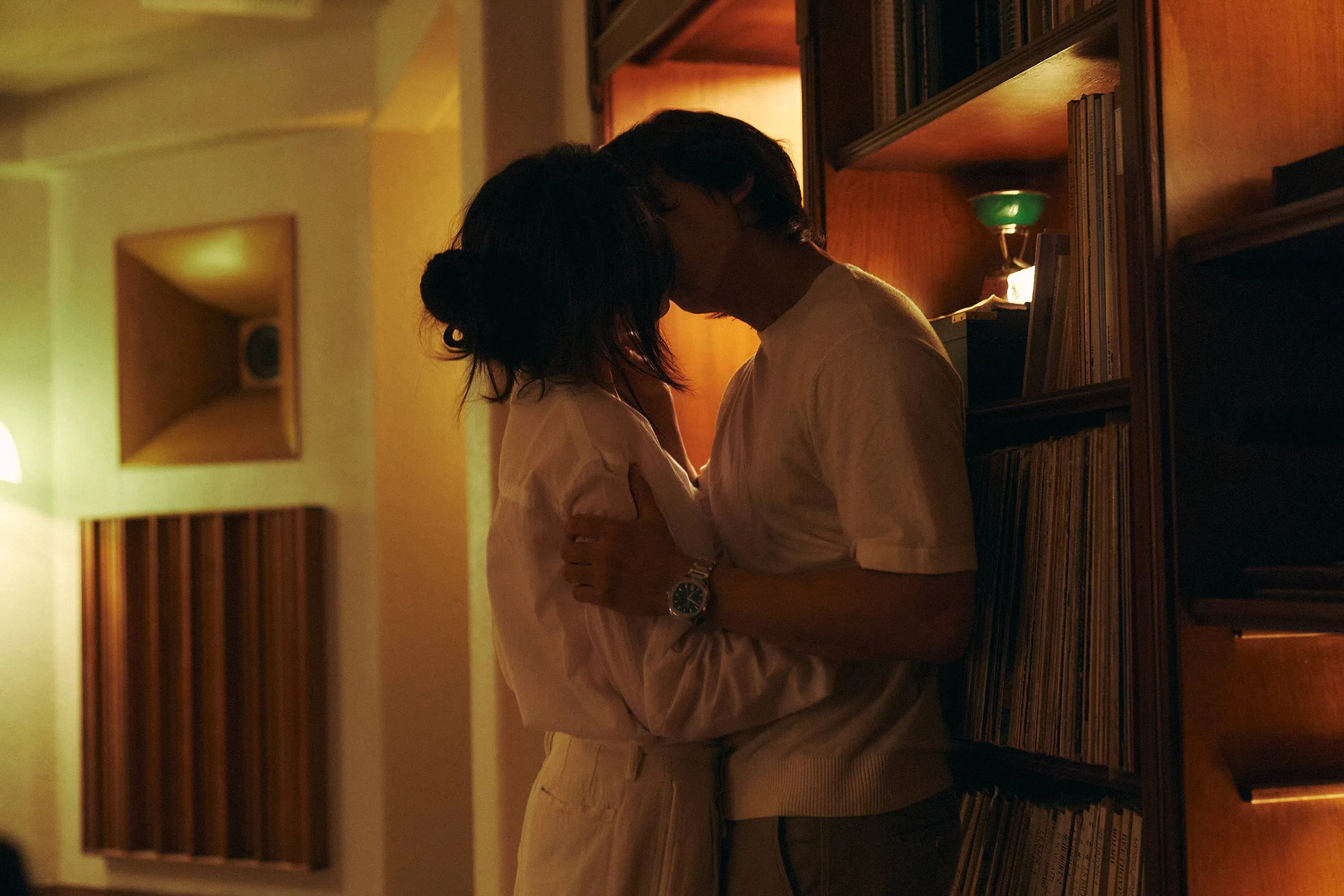 朴智贤（左）和宋承宪在片中有激情床戏。                        （邵氏机构提供）