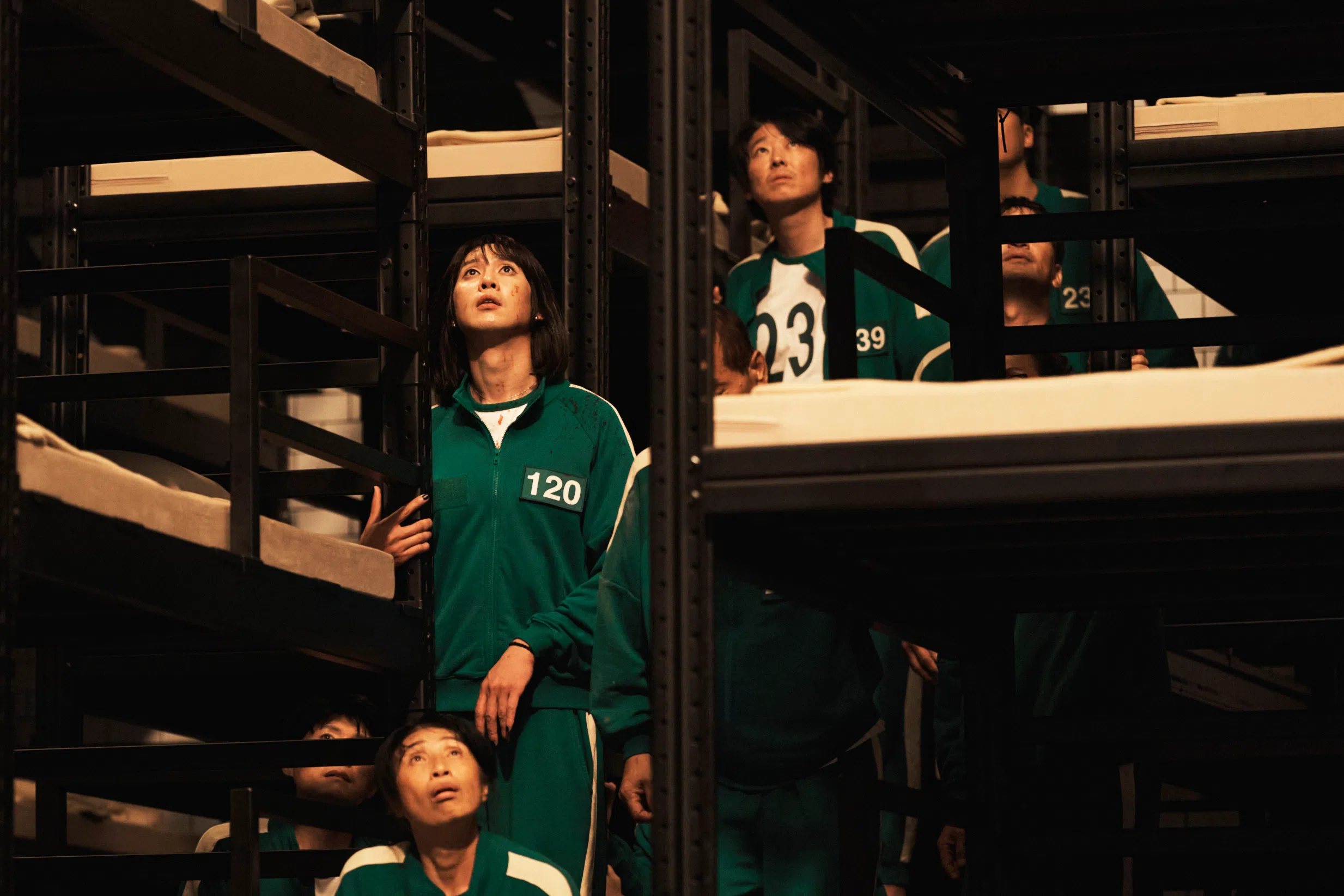 朴成焄饰演跨性别女性“120号”赵贤珠为了做变性手术需要钱而来到这场游戏中。（Netflix提供）