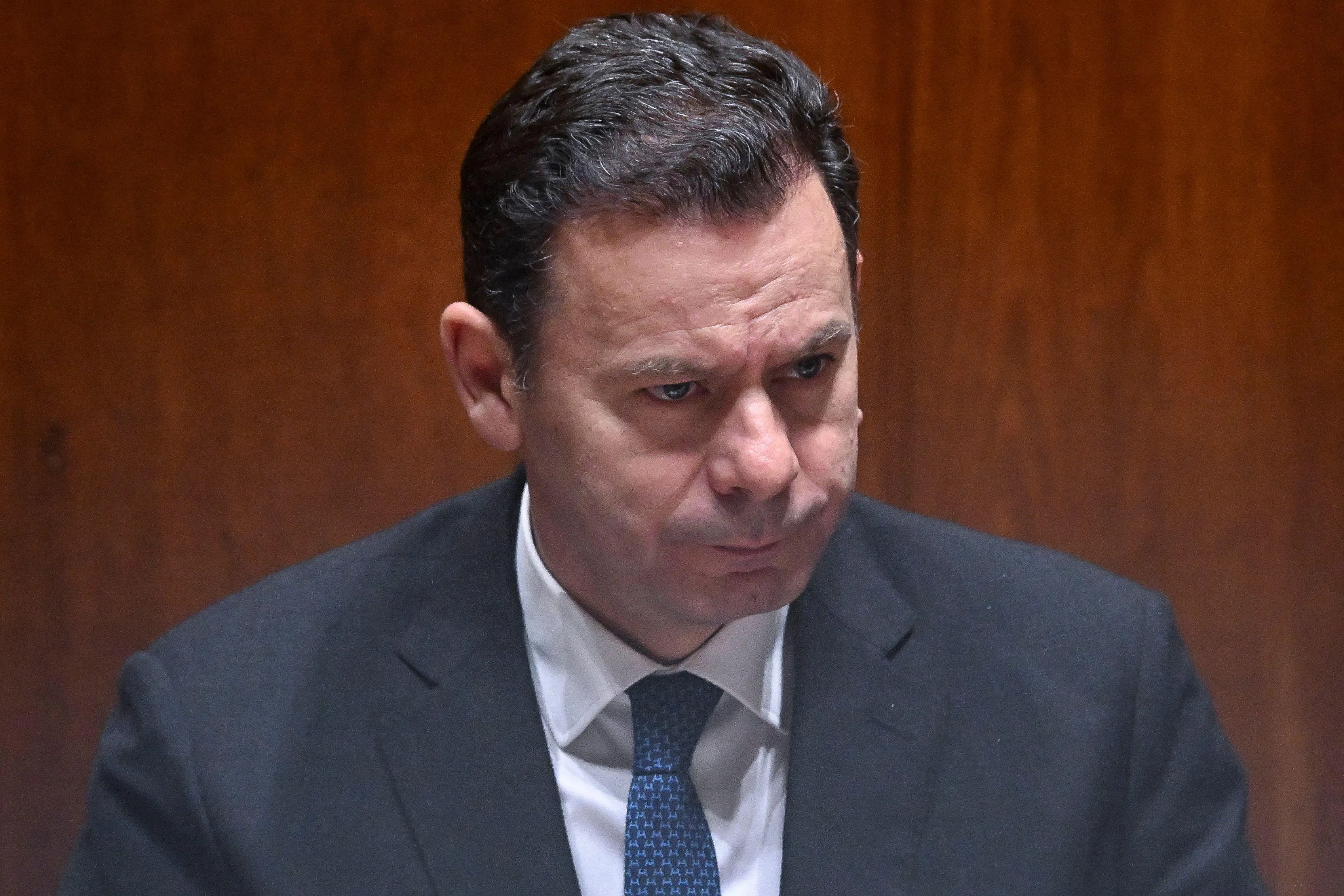 葡萄牙总理蒙特内格罗出席议会在信任投票前的辩论会议。（法新社）