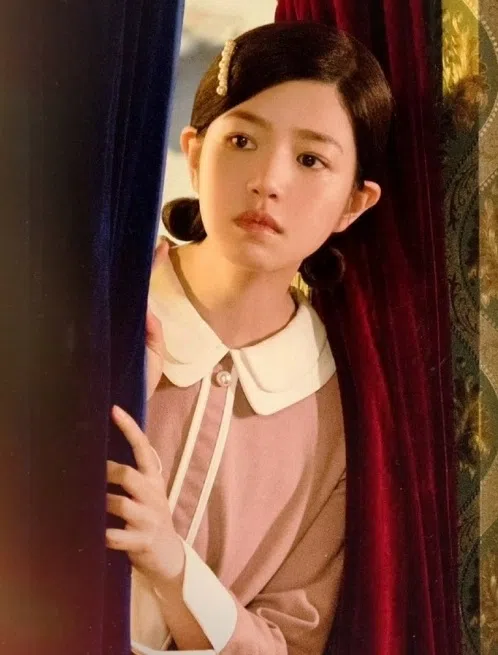 热爱唱歌的邓丽君即使遭家人反对，也不轻易放弃梦想。（互联网）