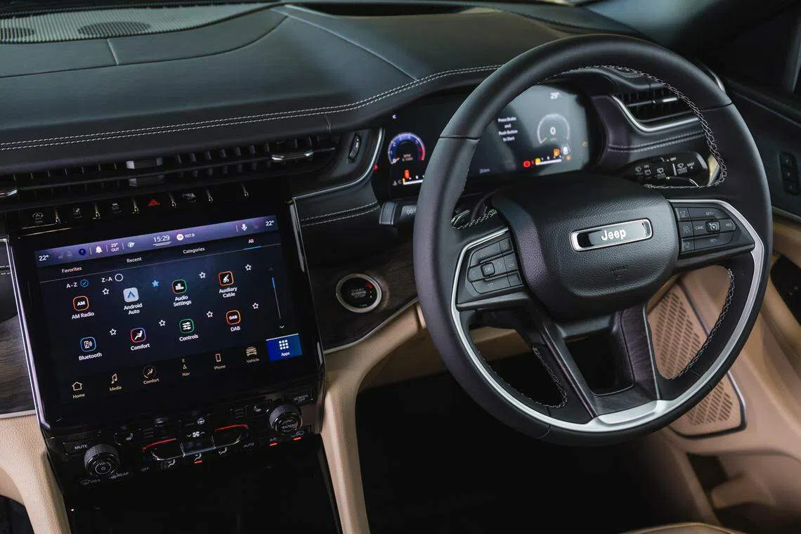 Grand Cherokee在新加坡推出2升涡轮增压四缸引擎，配备ZF八速自动变速器。（车商提供）