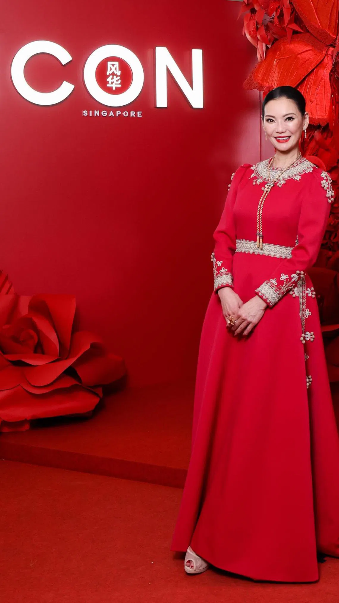 迈凯伦超跑藏家卓夕琇选戴两年前购入的伯爵Limelight Gala出席舞会。（《风华》杂志提供）