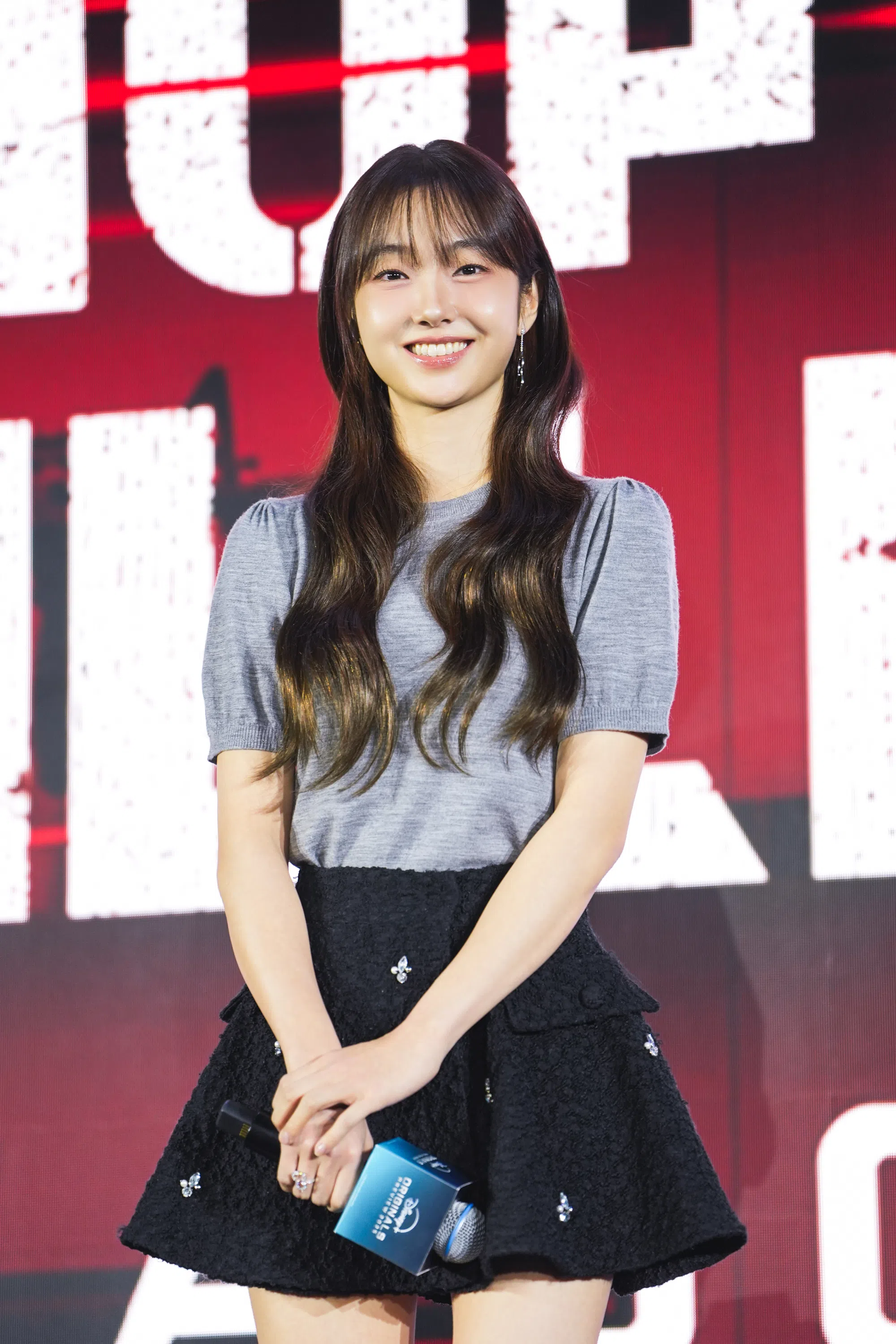 金慧峻在《杀人者的购物中心2》中有枪战戏。（Disney+提供）