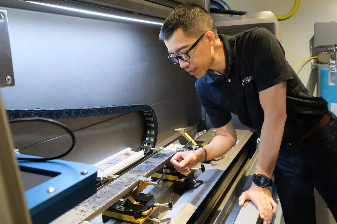 南大新加坡地球与观测研究所助理教授蔡忠伟说，这项研究将为应对未来海平面上升的问题提供方向。（南洋理工大学提供）