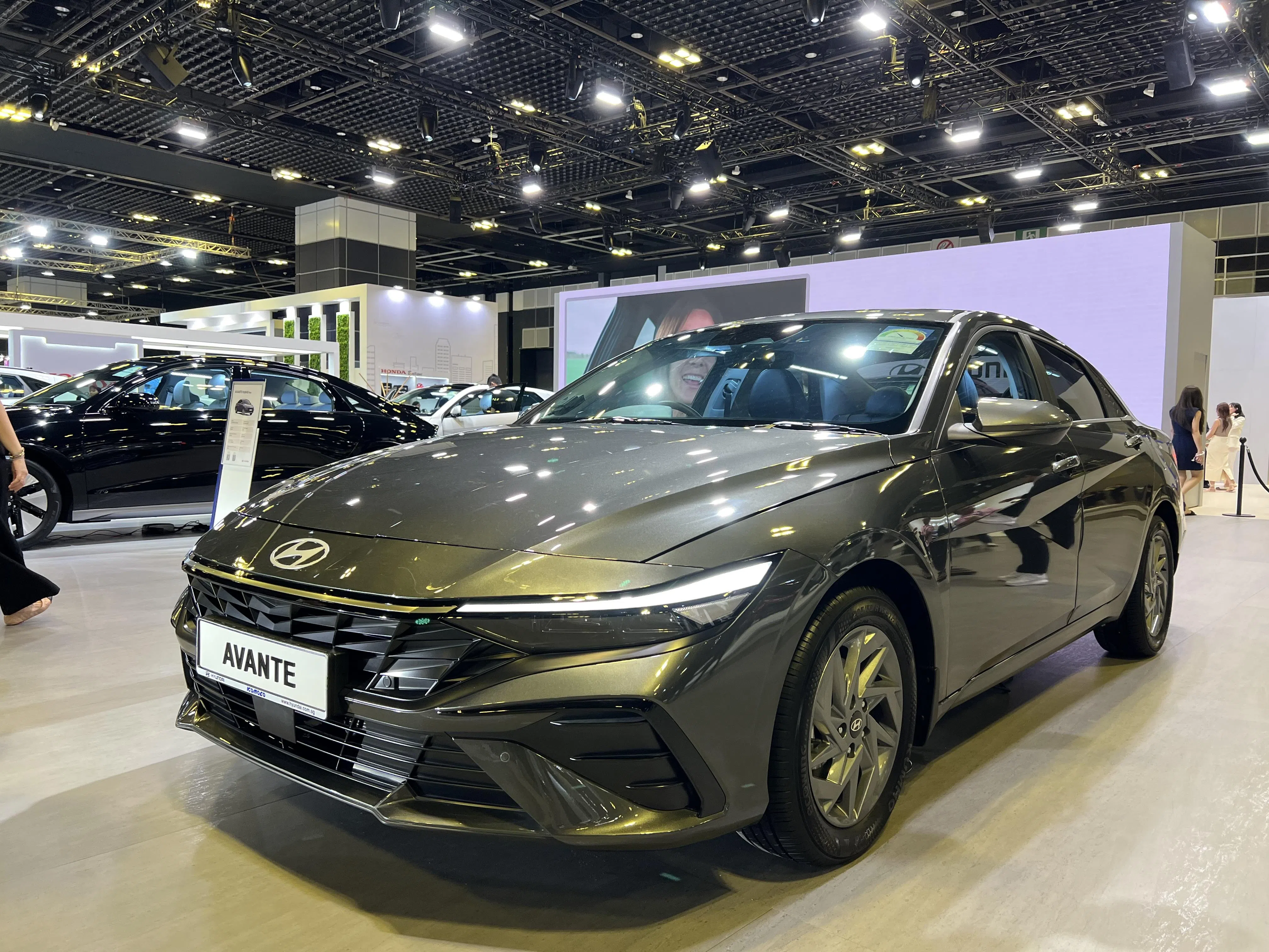 Avante混动版有全新外观设计和动力系统。（黄少伟摄）