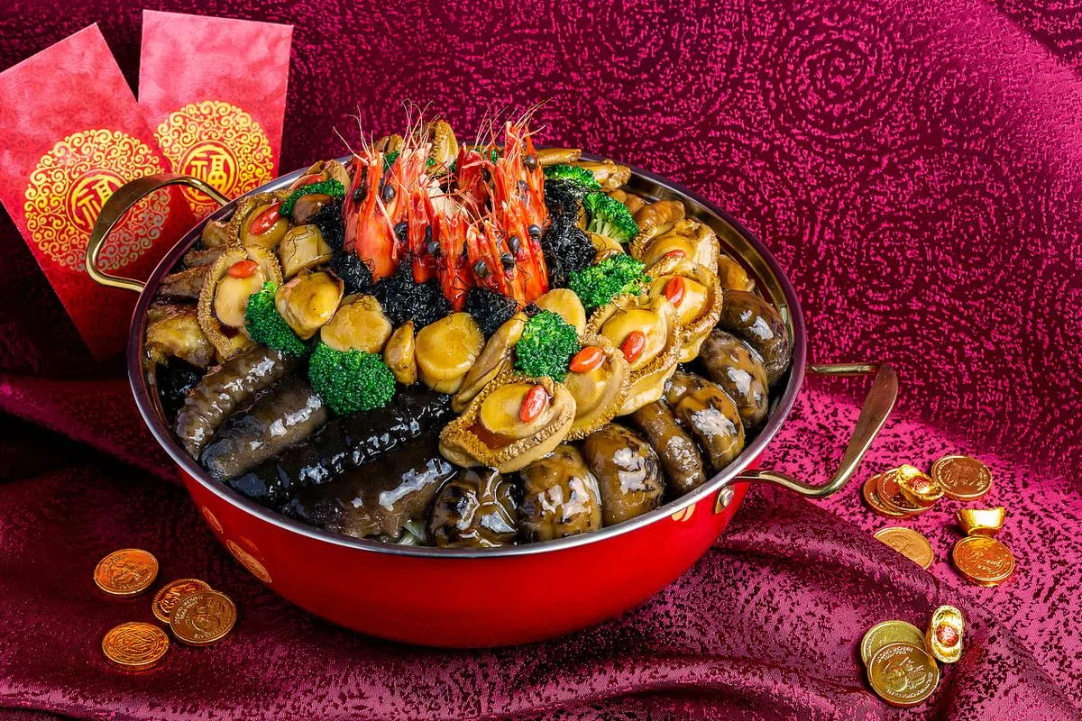 华厅盆菜金银满盆馥郁而香浓。