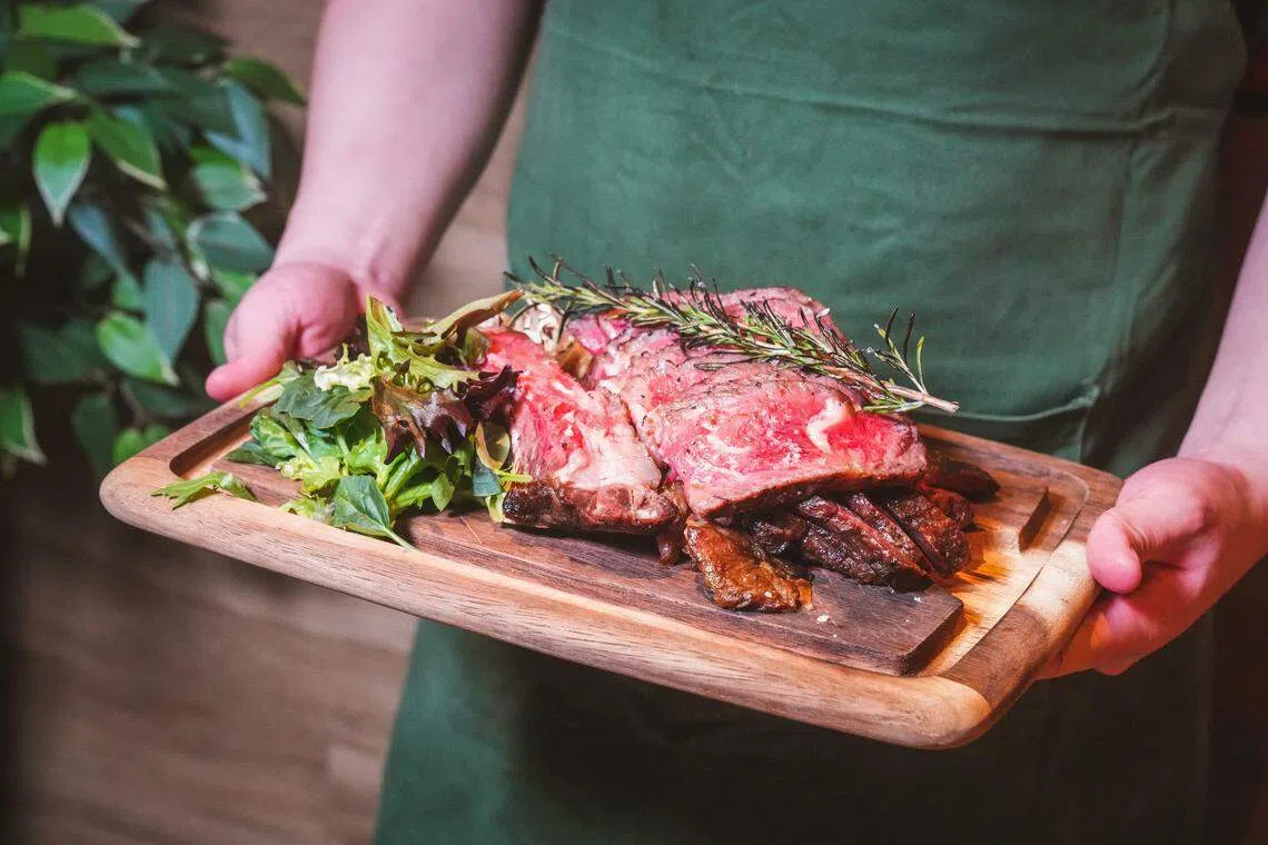 Boeuf招牌自家熟成牛肉，从21天至69天都有。（餐馆提供）