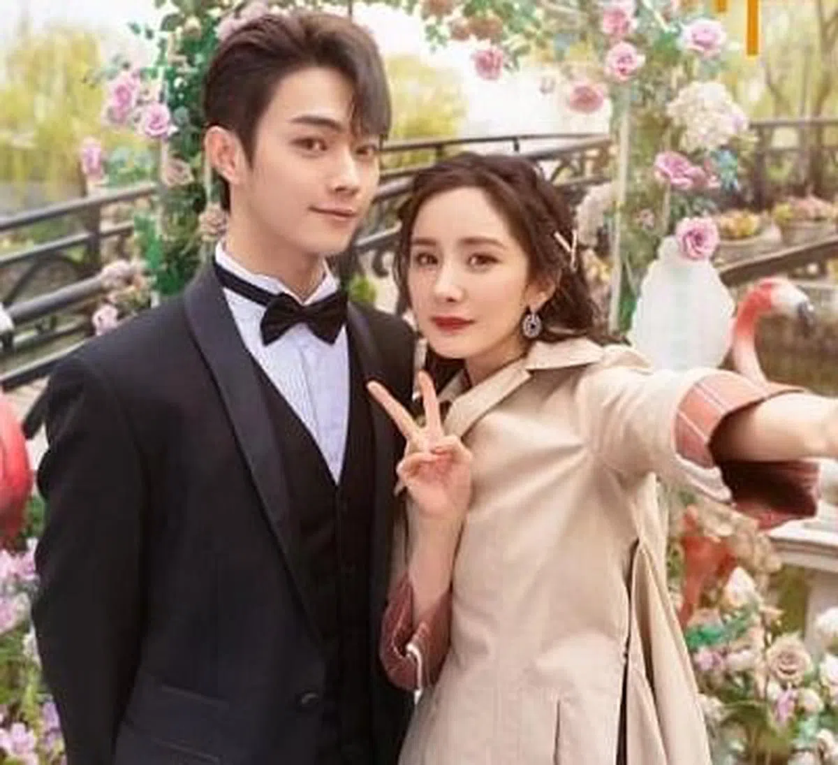 杨幂和许凯合演《爱的二八定律》。（网络）