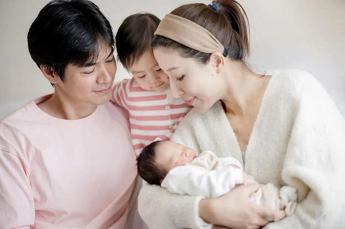 罗子溢和杨茜尧一家四口幸福美满。（互联网）