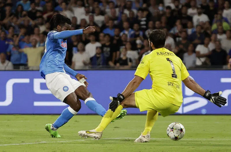 安圭萨为那波利取得第三个进球。（路透社）