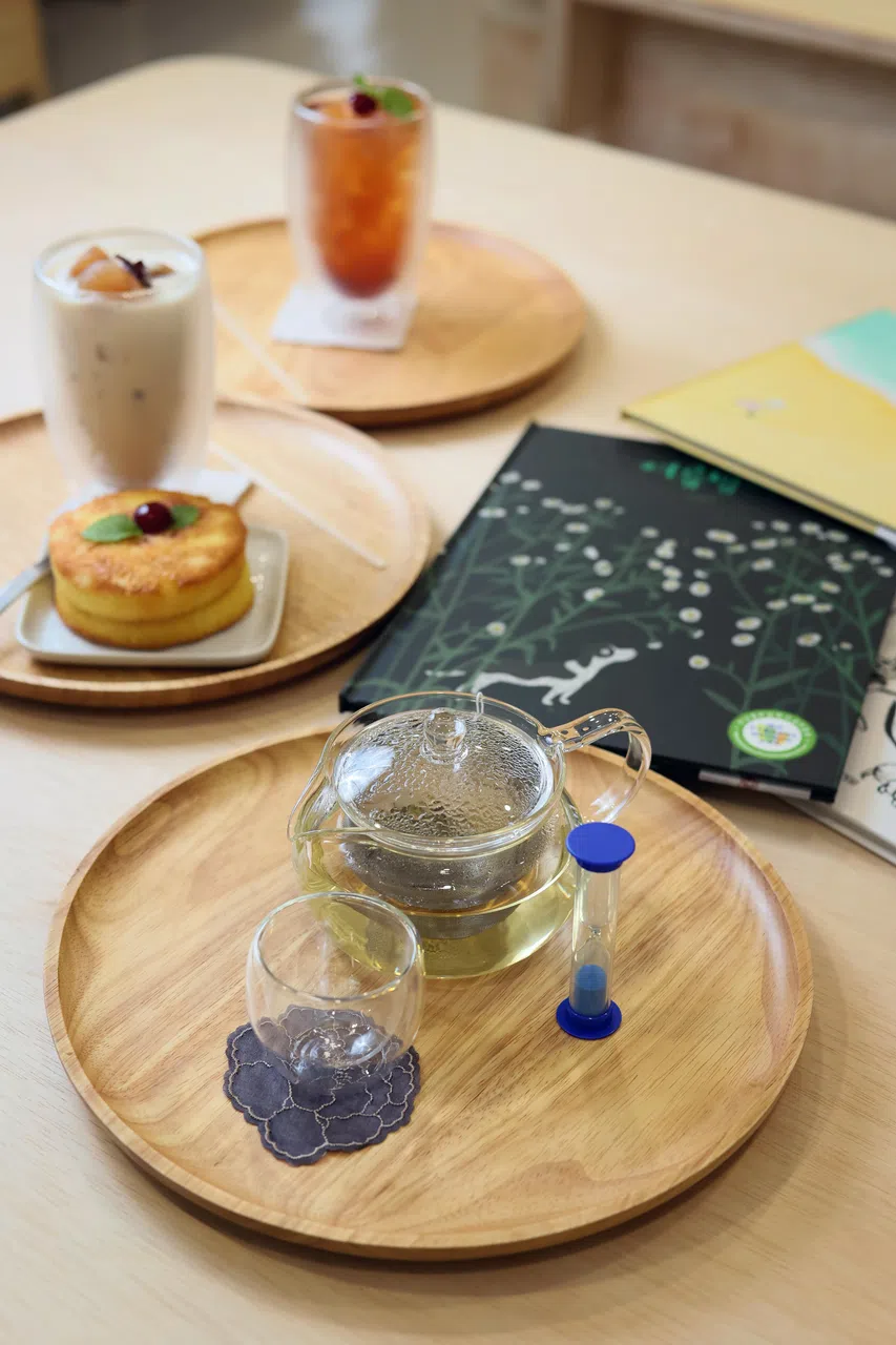 来自韩国的特色茶点，颇受附近上班族的欢迎。（龙国雄摄）