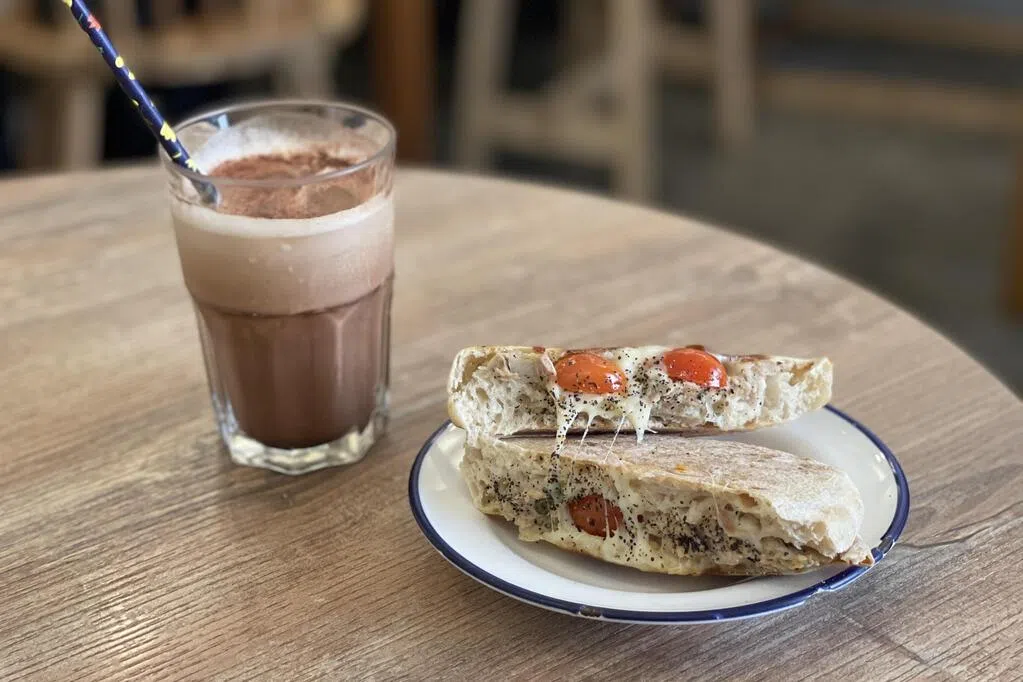 会馆街步步“香”遇　酸面包雪糕不走寻常路