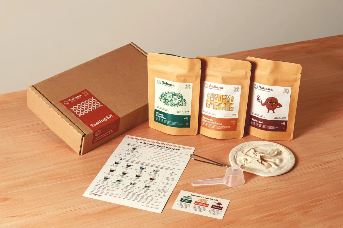Sabana Coffee推出三款南洋咖啡，加上咖啡袜和量匙组成精美试喝礼盒。（受访者提供）