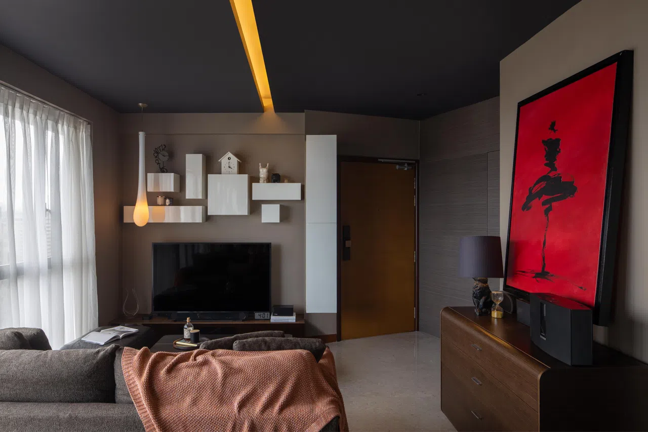 将客厅的静谧沉静之气注入暗色调配色中。（Xin Concept提供）