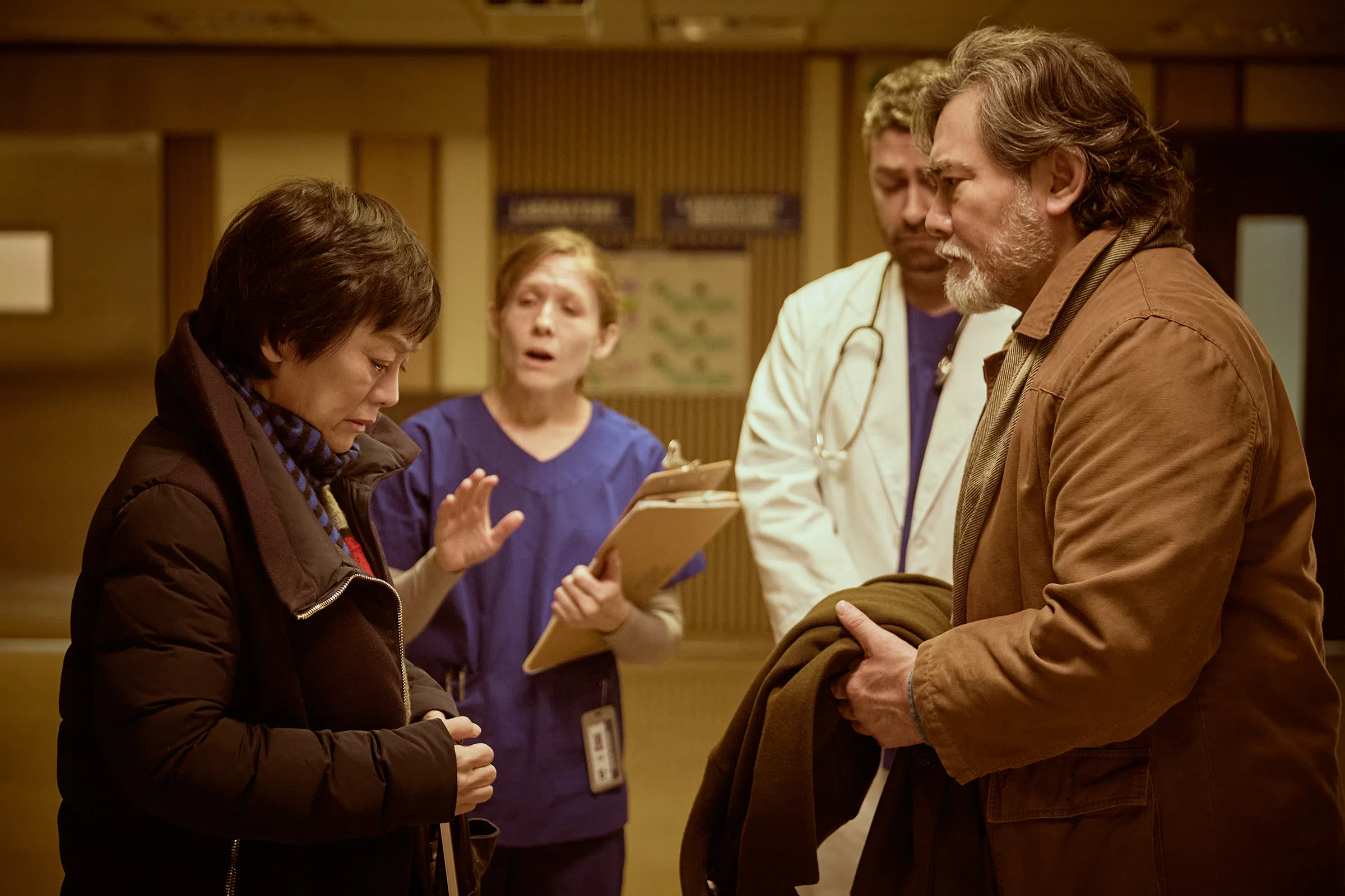 张艾嘉（左一）在片中丧女，自然演绎富层次的揪心场面，让她入围去年金马奖最佳女主角奖。（新加坡华语电影节提供）