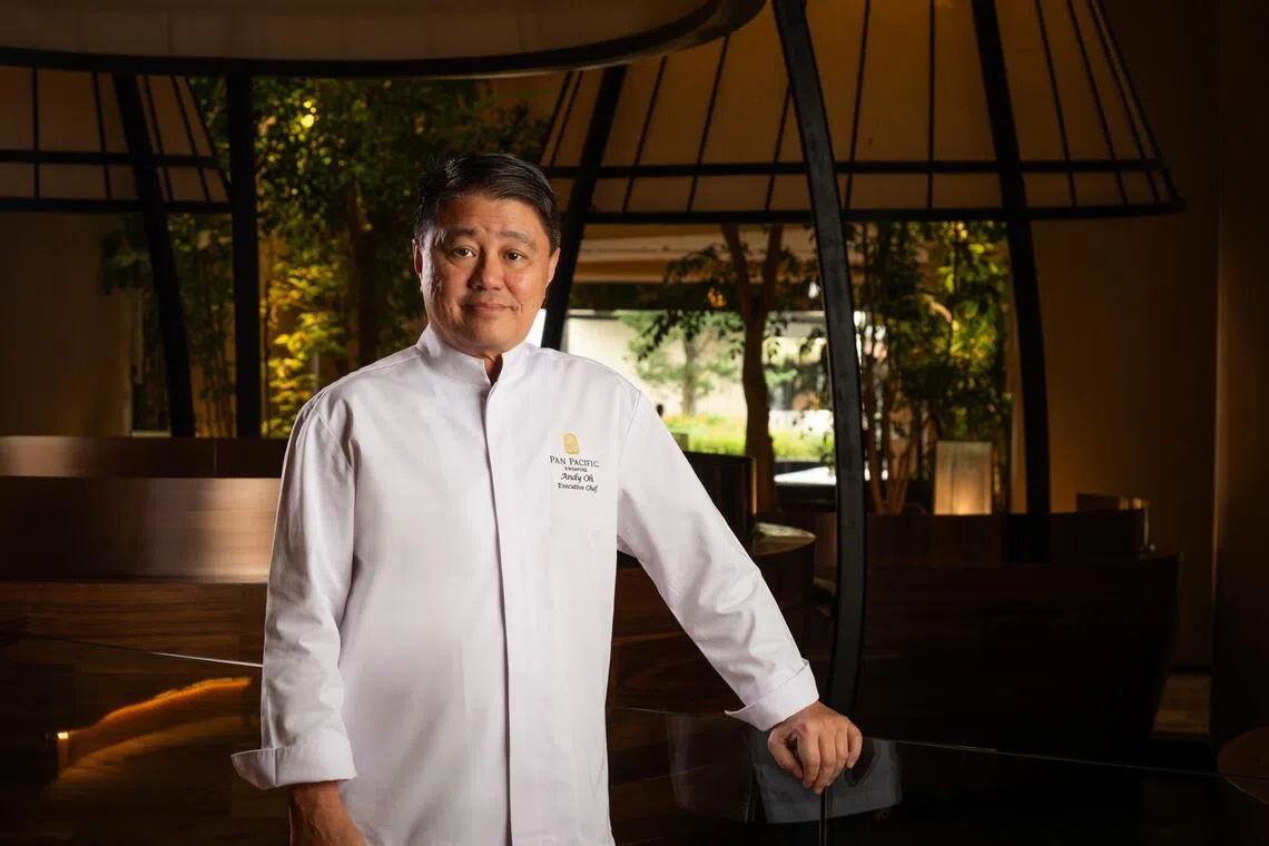 新加坡泛太平洋酒店的行政总厨胡太平建议将火鸡肉做成沙拉或三明治。（酒店提供）