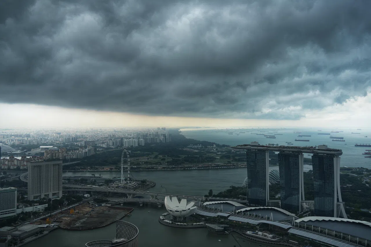 根据第三次全国气候变化研究结果，到本世纪末，东北季风雨季（11月至1月）的总降雨量，估计偶尔会突破2006年的1507毫米历史纪录。（何家俊摄）
