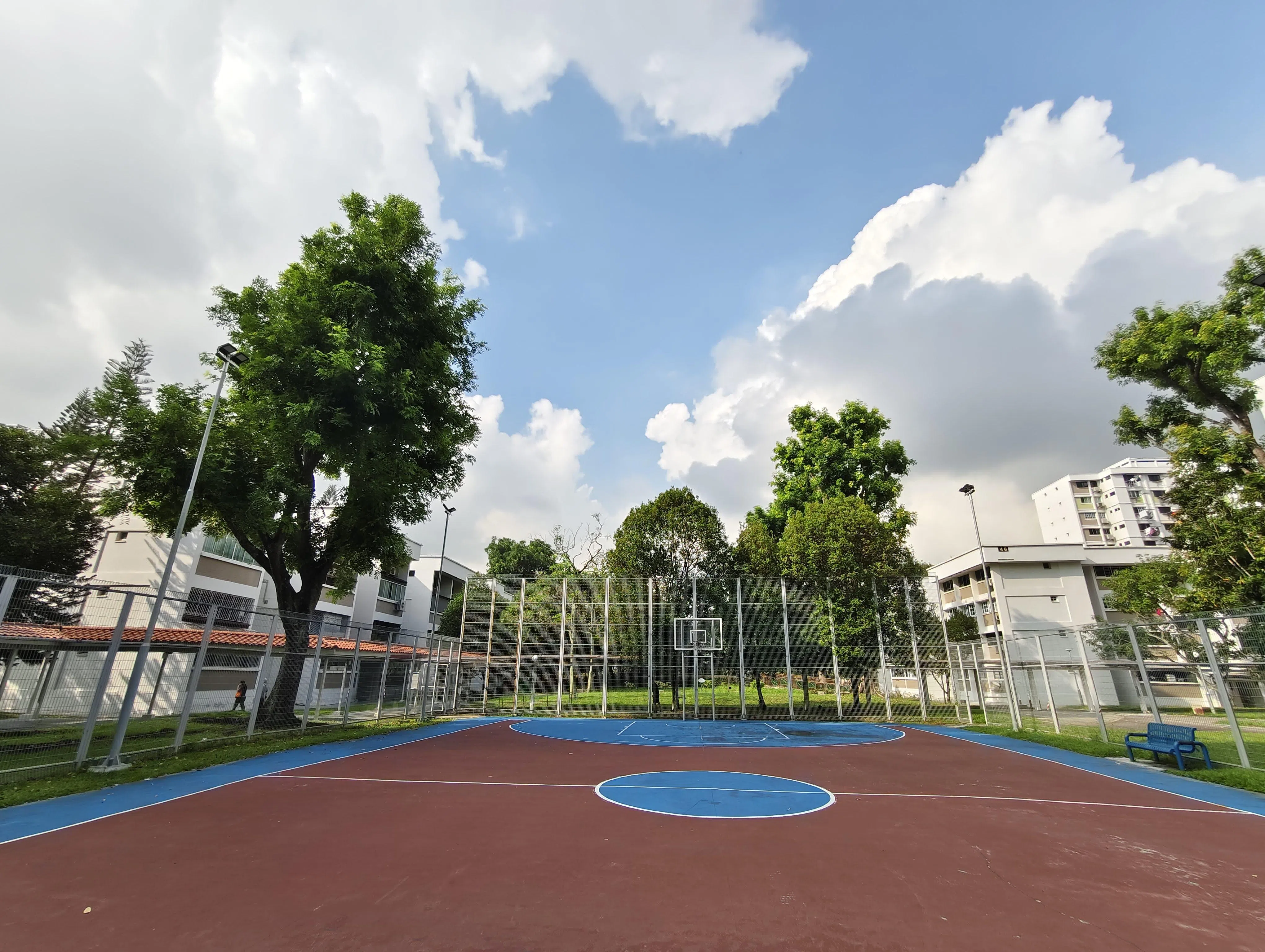 超广角镜头色彩鲜艳生动，呈现出场景的原本面貌。（黄少伟摄）