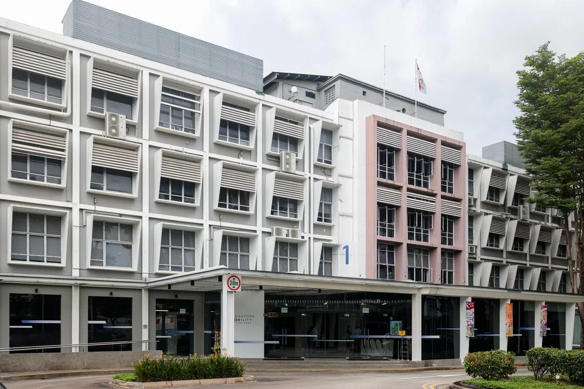 旧竹脚医院三座历史建筑列为我国第76座国家古迹，包括图中的1号楼。这座建筑在1955年落成，建筑外墙的设计既能遮阳挡雨，又能确保室内自然采光和通风。（李冠卫摄）