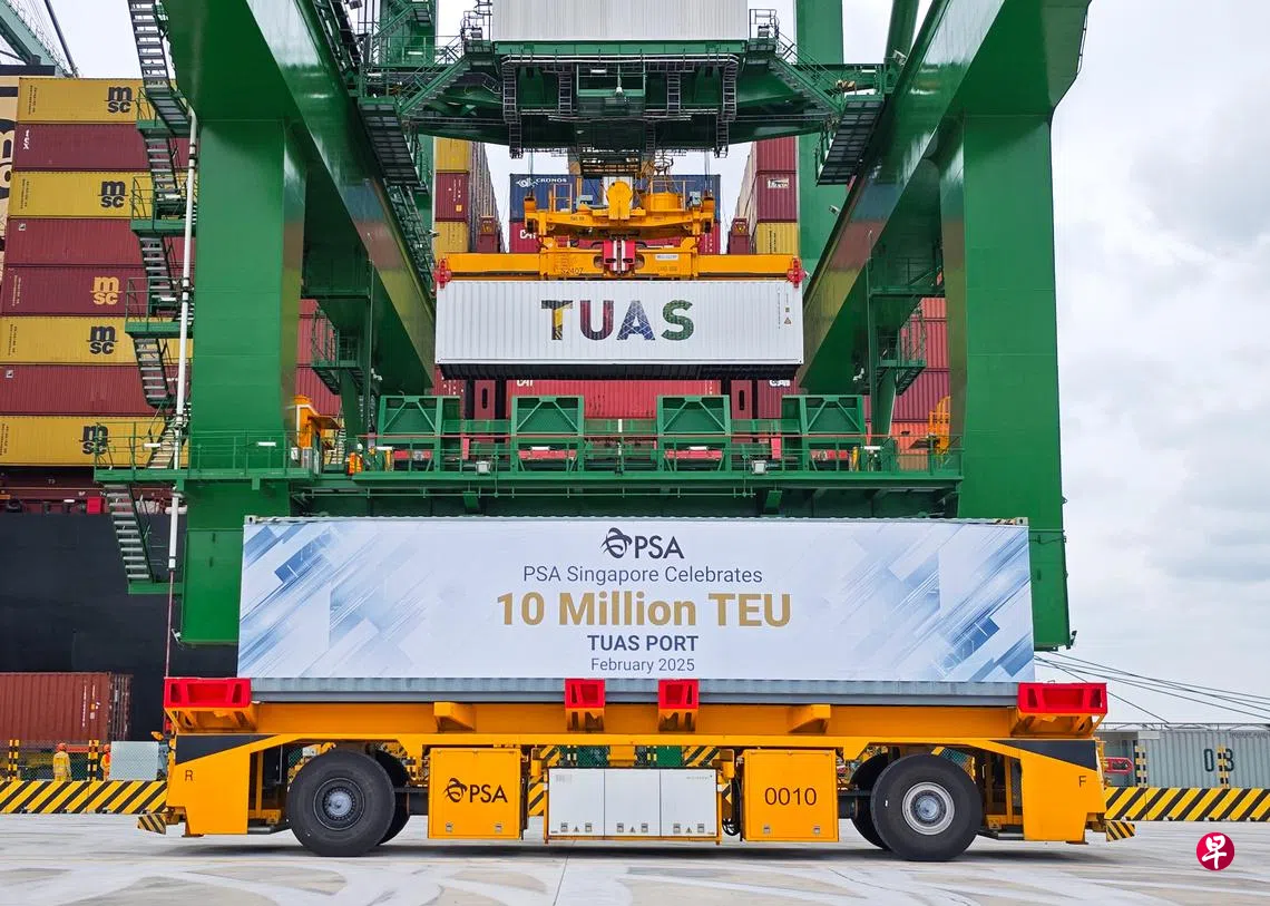 全球最大全自动化港口：大士港口集装箱处理量突破1000万标箱| 联合早报