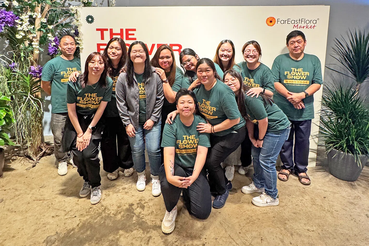 石佩蒒（前排右三）表示，公司努力营造一个让雇员真正乐于工作的职场。（图/受访者提供）