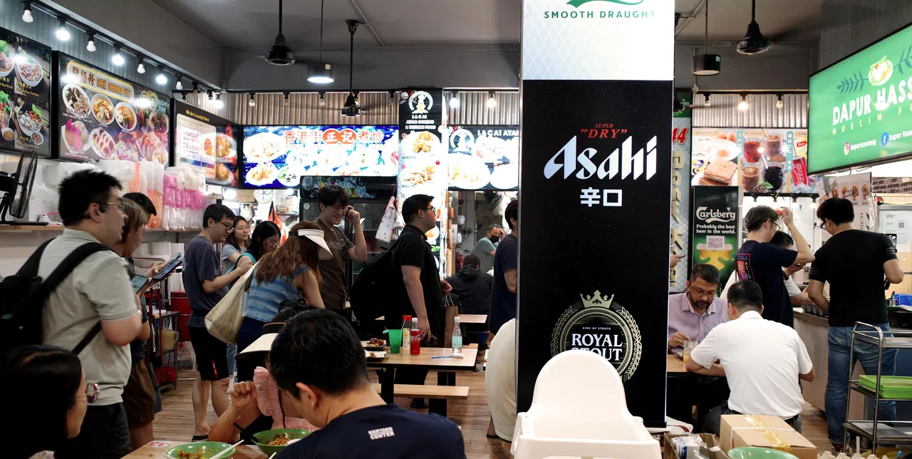 6月12日，要在哈山厨房吃上一餐，食客得至少排队半个小时。（卓舒畅摄）