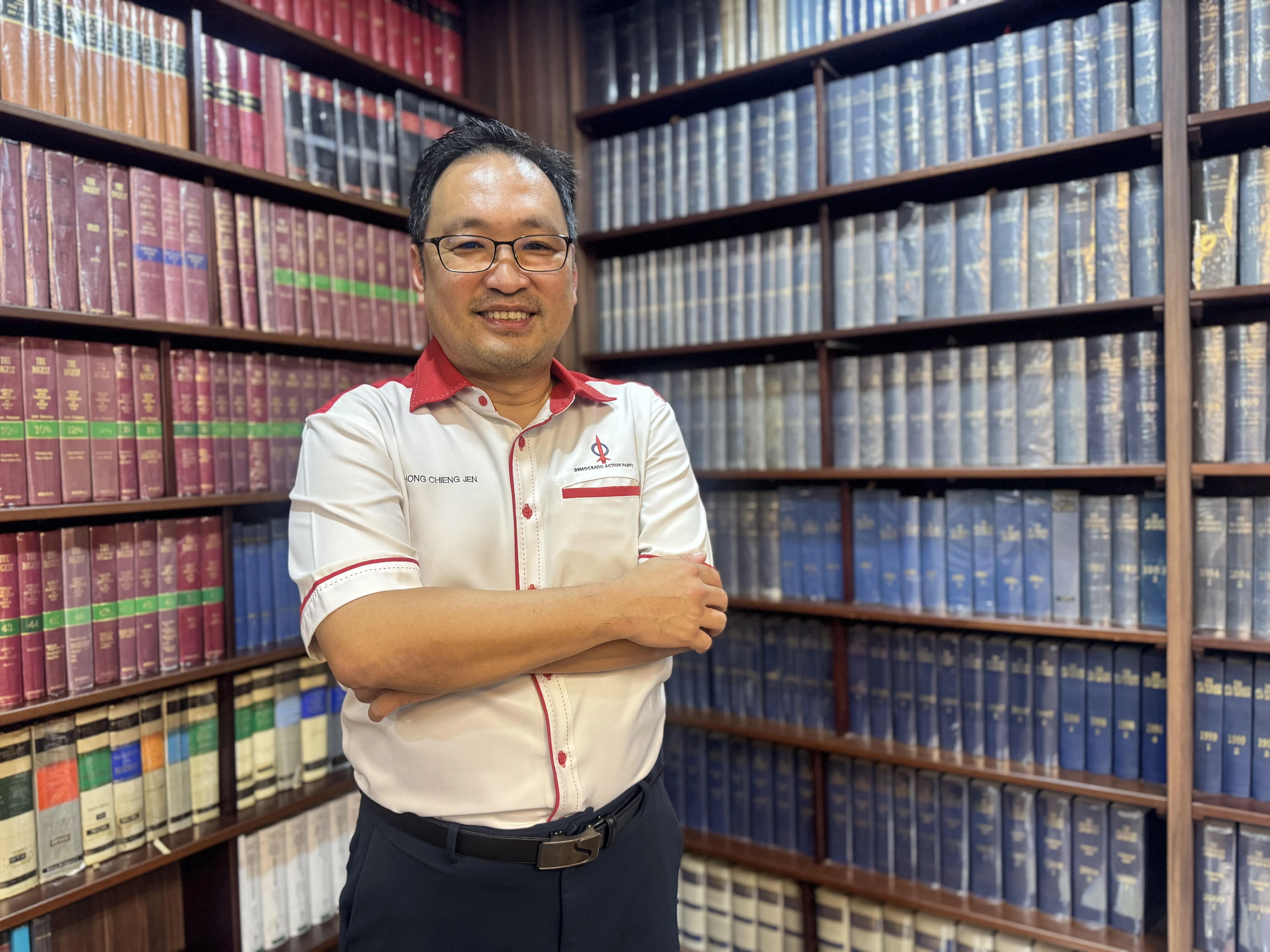 民主行动党砂拉越州主席张健仁说，砂拉越有很多方面有待发展，政府在制定任何发展战略时，必须进行评估投资回报率。（萧郡瑜摄）