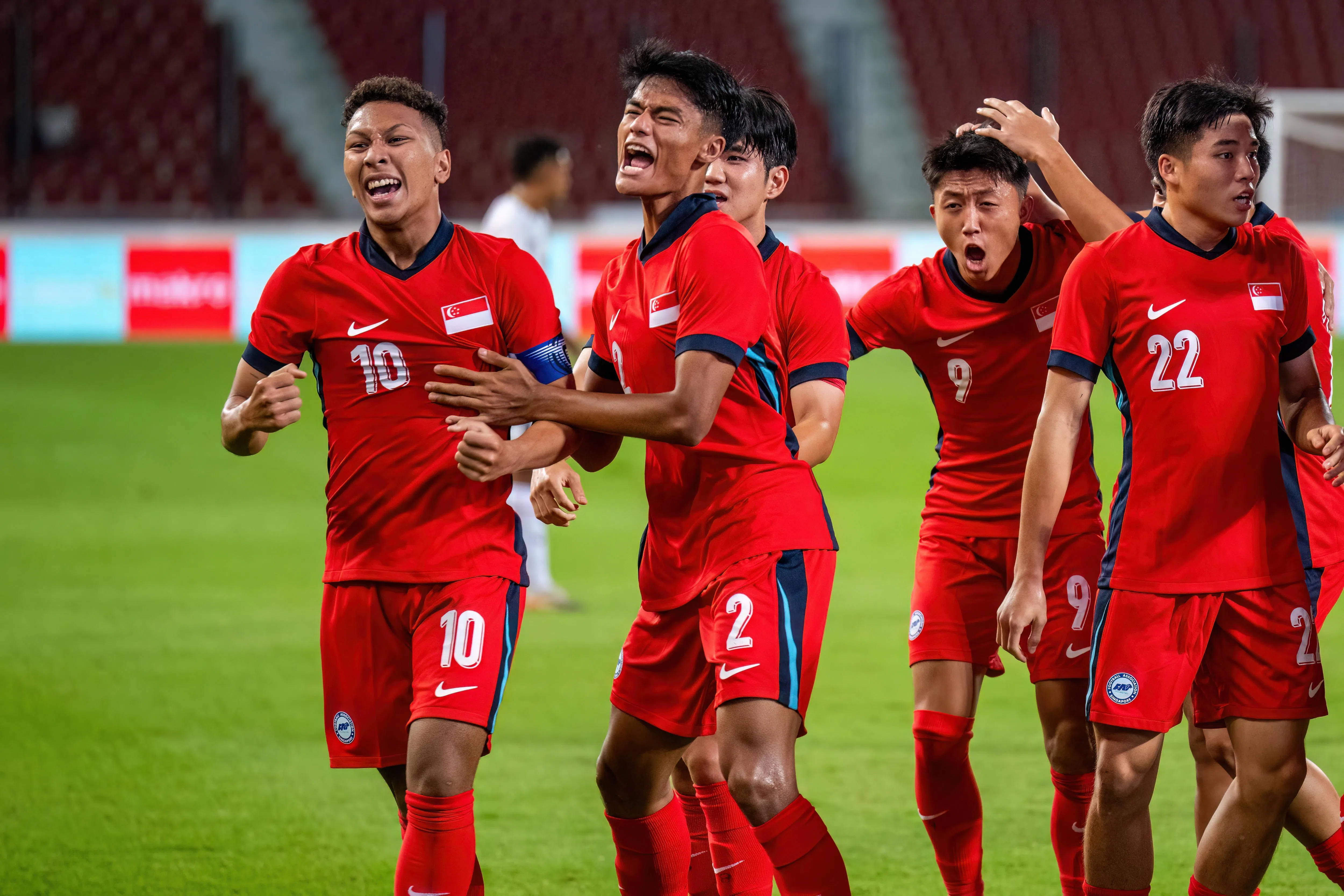 阿米尔（左）虽然为新加坡取得领先，但球队最后被逆转落败。（新加坡全国奥理会提供）