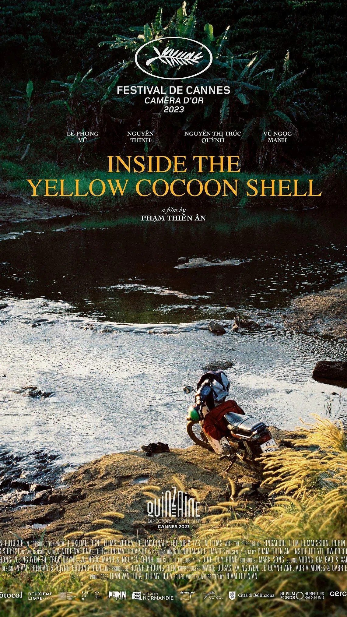 “Inside the Yellow Cocoon Shell”（《雾中潜行》）海报。越南导演范天安凭这部电影获得了康城影展金摄影机金摄影机。（Cercamon Films图片）