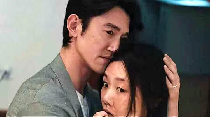 颜卓灵（右）跟饰演情感操纵她的吴慷仁（左）有不少对手戏。（取自微博）