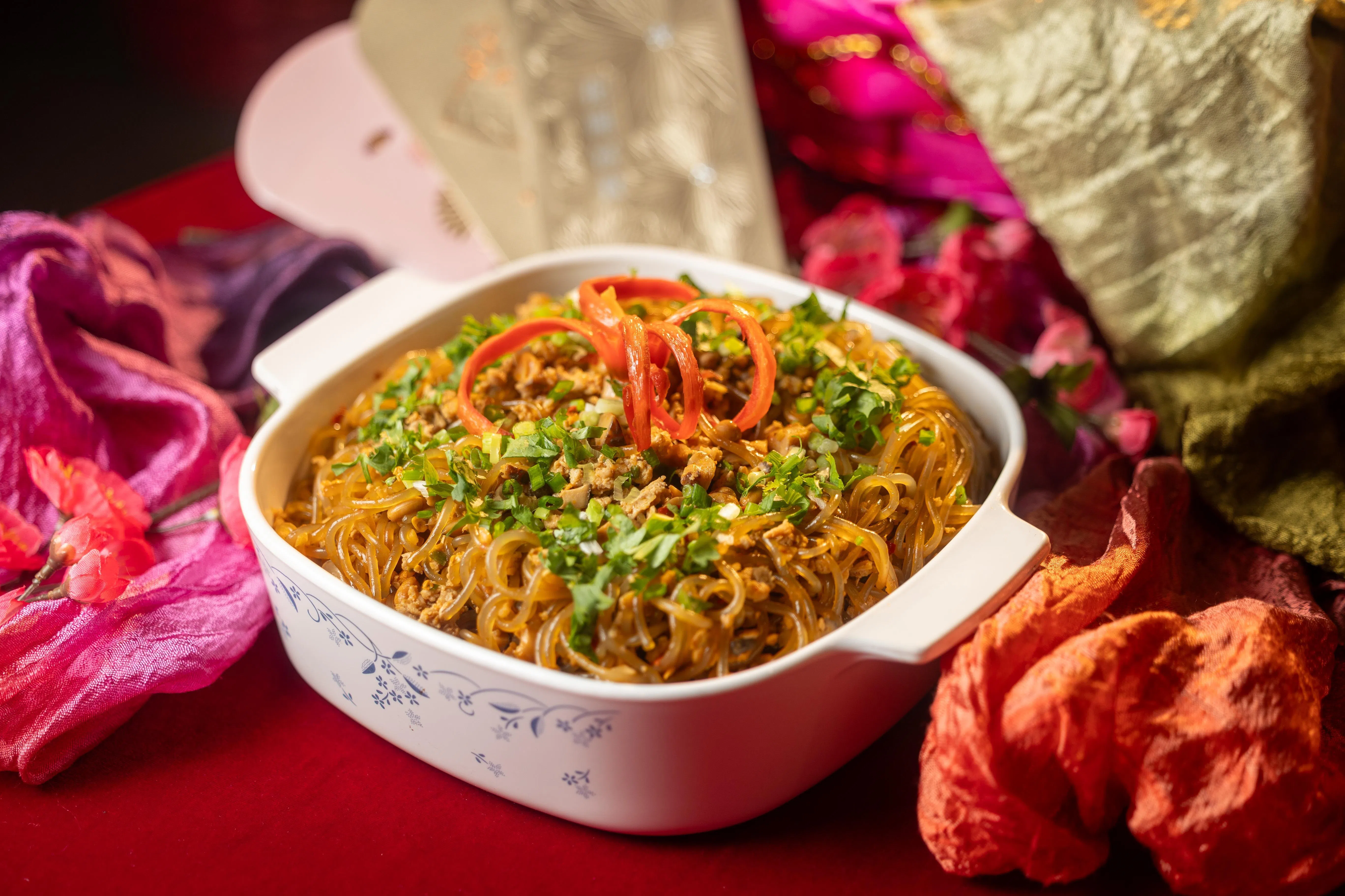 蚂蚁上树口味咸香微辣，冬粉滑爽入味。（吴先邦摄）