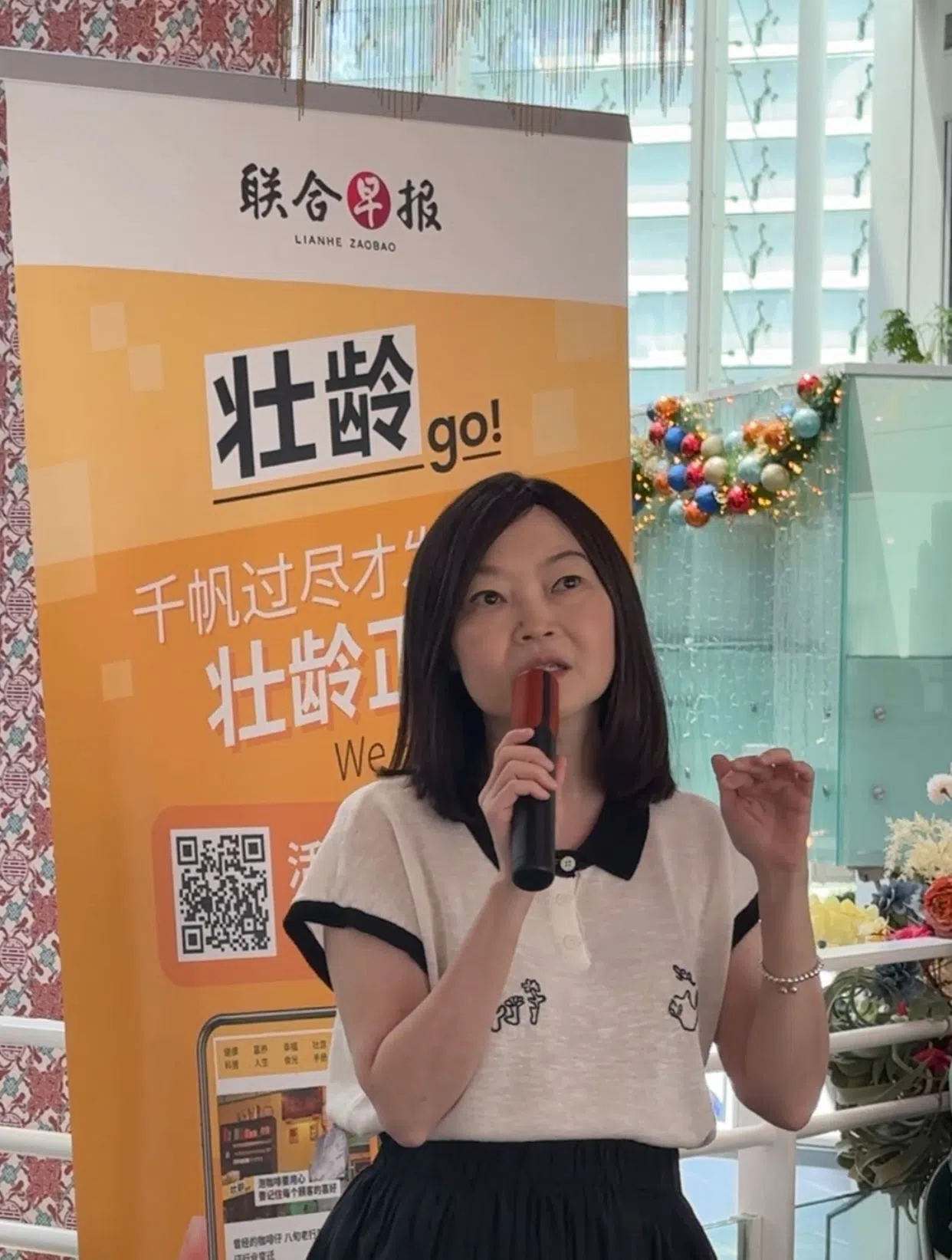 早报副总编辑兼副刊主任胡文雁到场与群友交流。（翁铭芯）